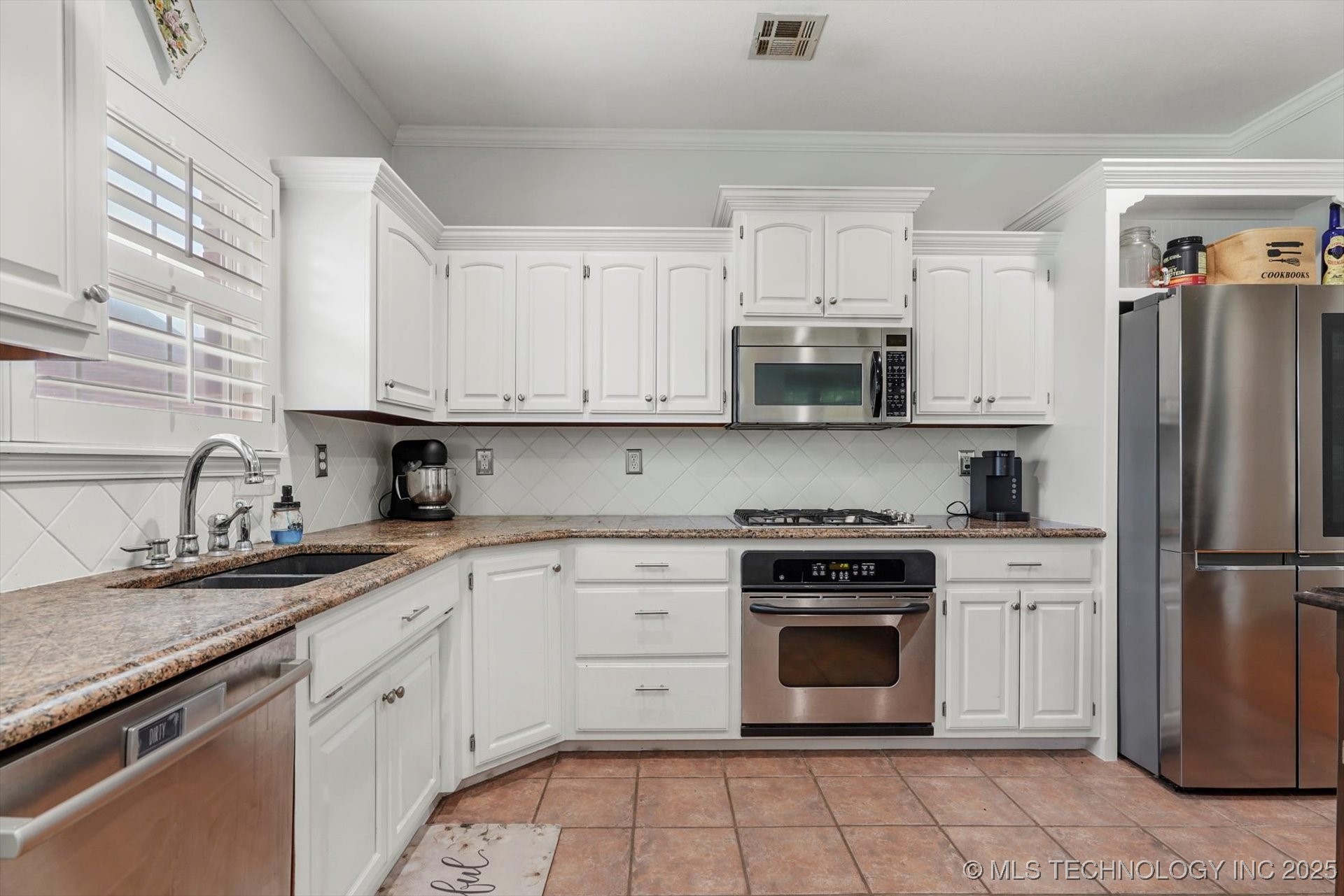 3810 S Palm Avenue Property Photo 10