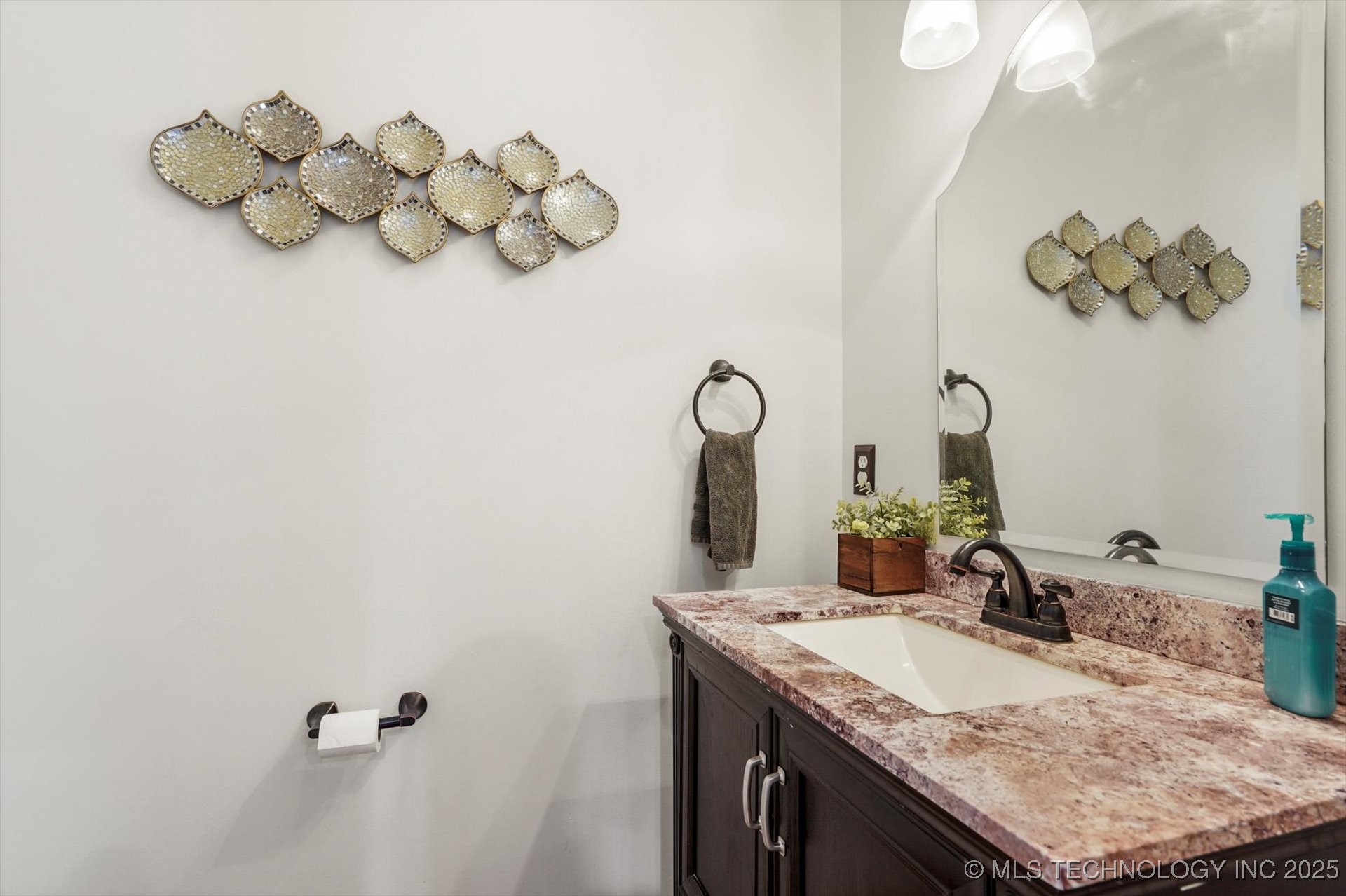 3810 S Palm Avenue Property Photo 28