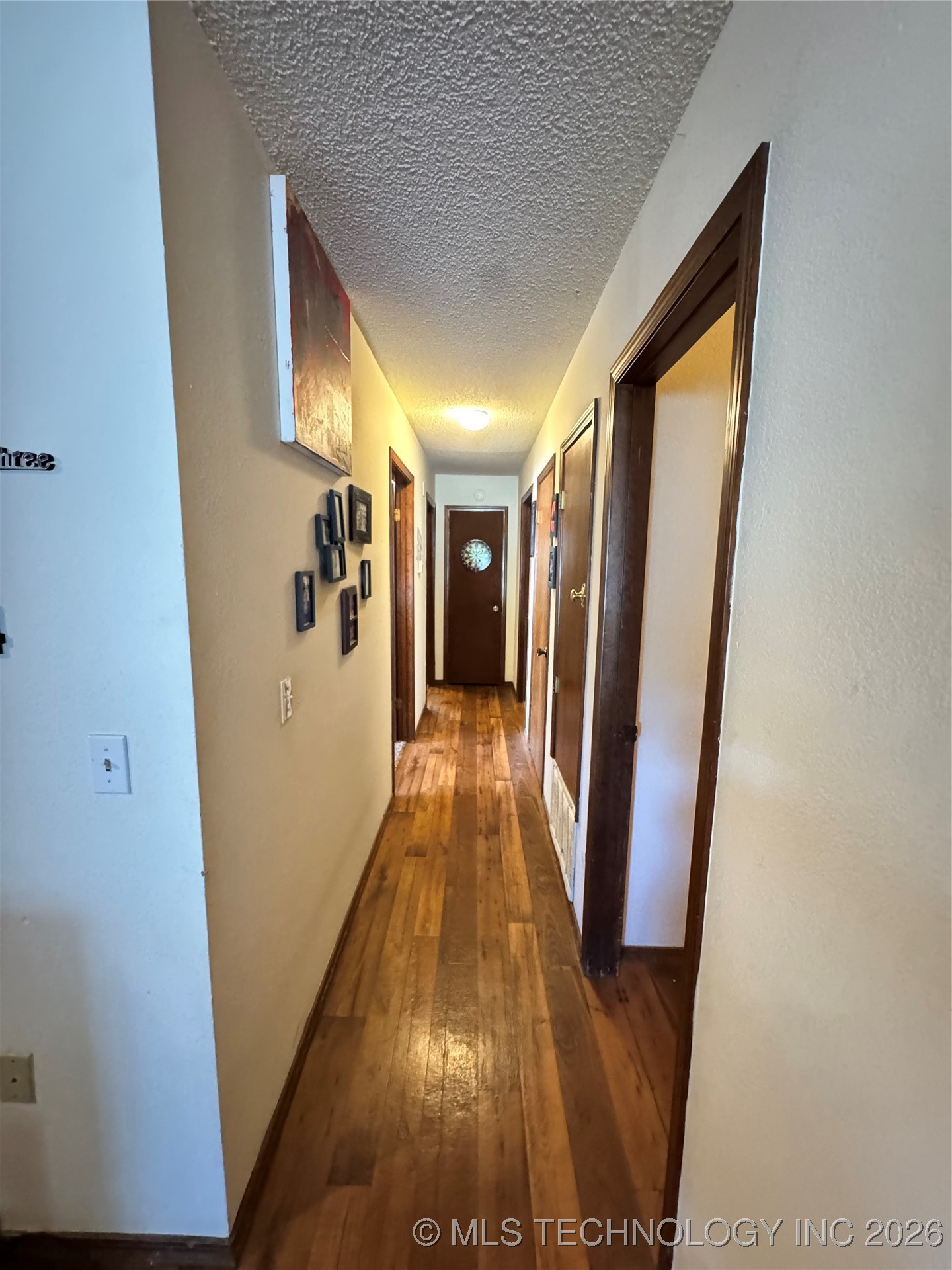 4517 S Gum Avenue Property Photo 3