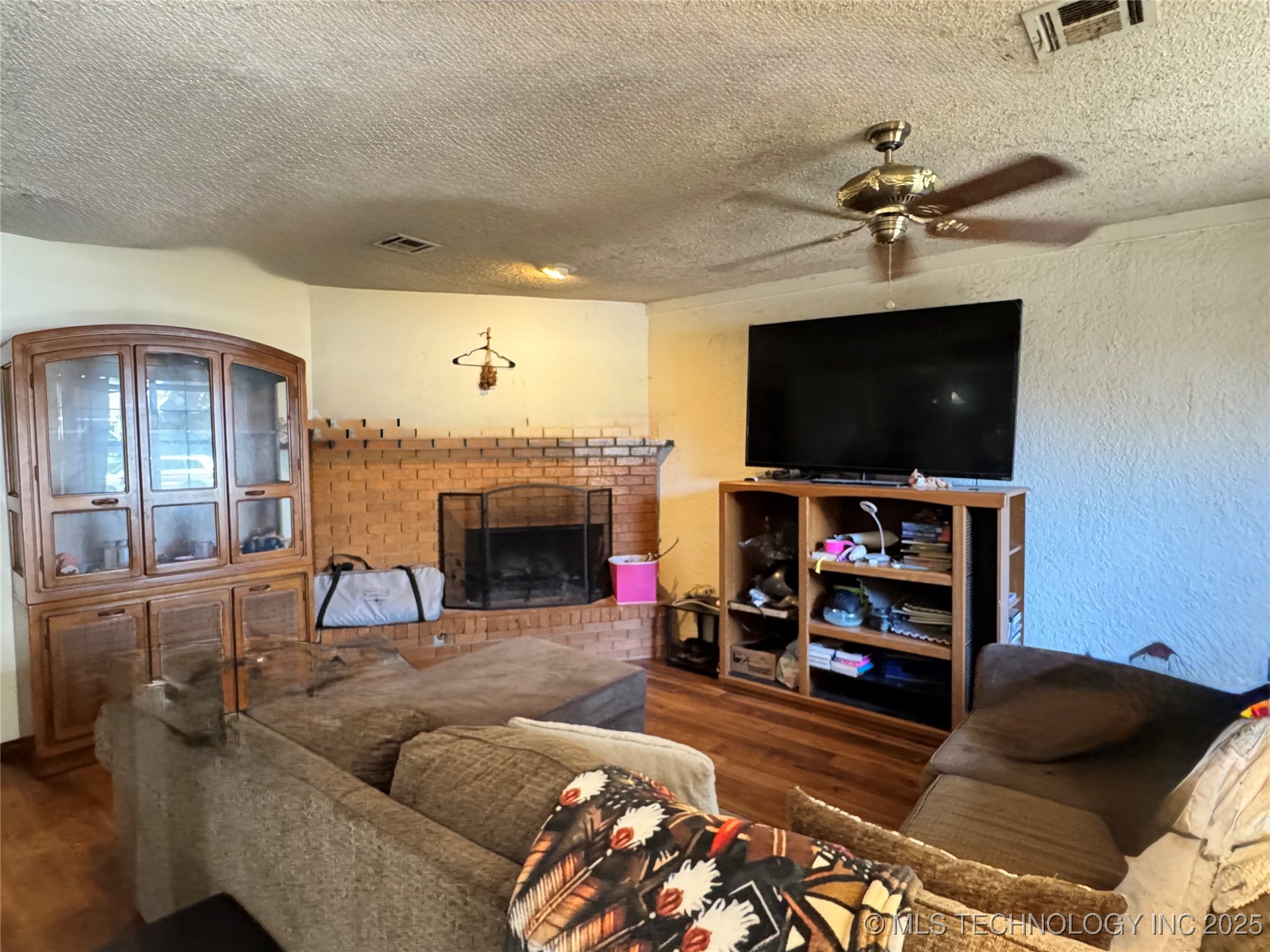 4517 S Gum Avenue Property Photo 5