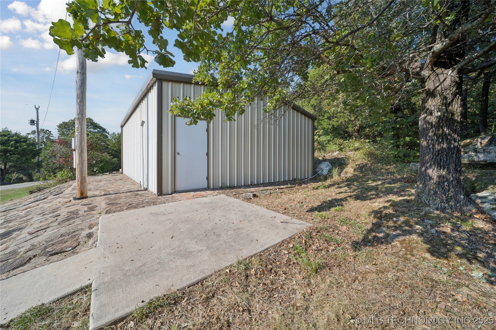 423308 E 1169 Road Property Photo 12