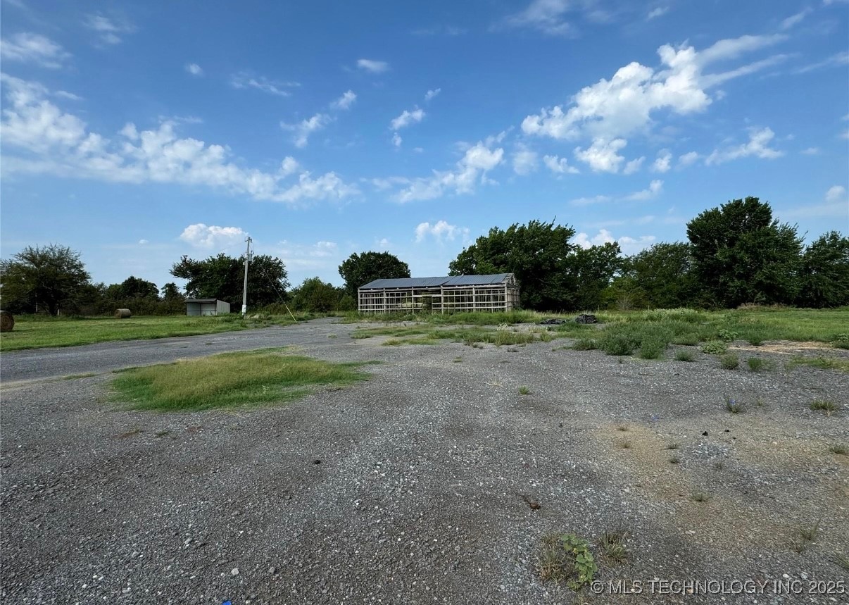 5282 E 53rd Street S Property Photo 3