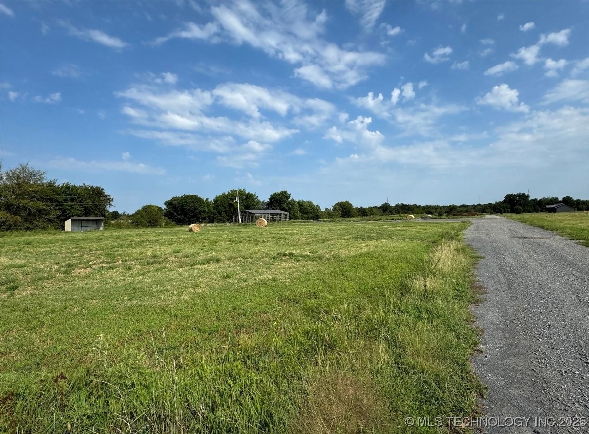 5282 E 53rd Street S Property Photo 5