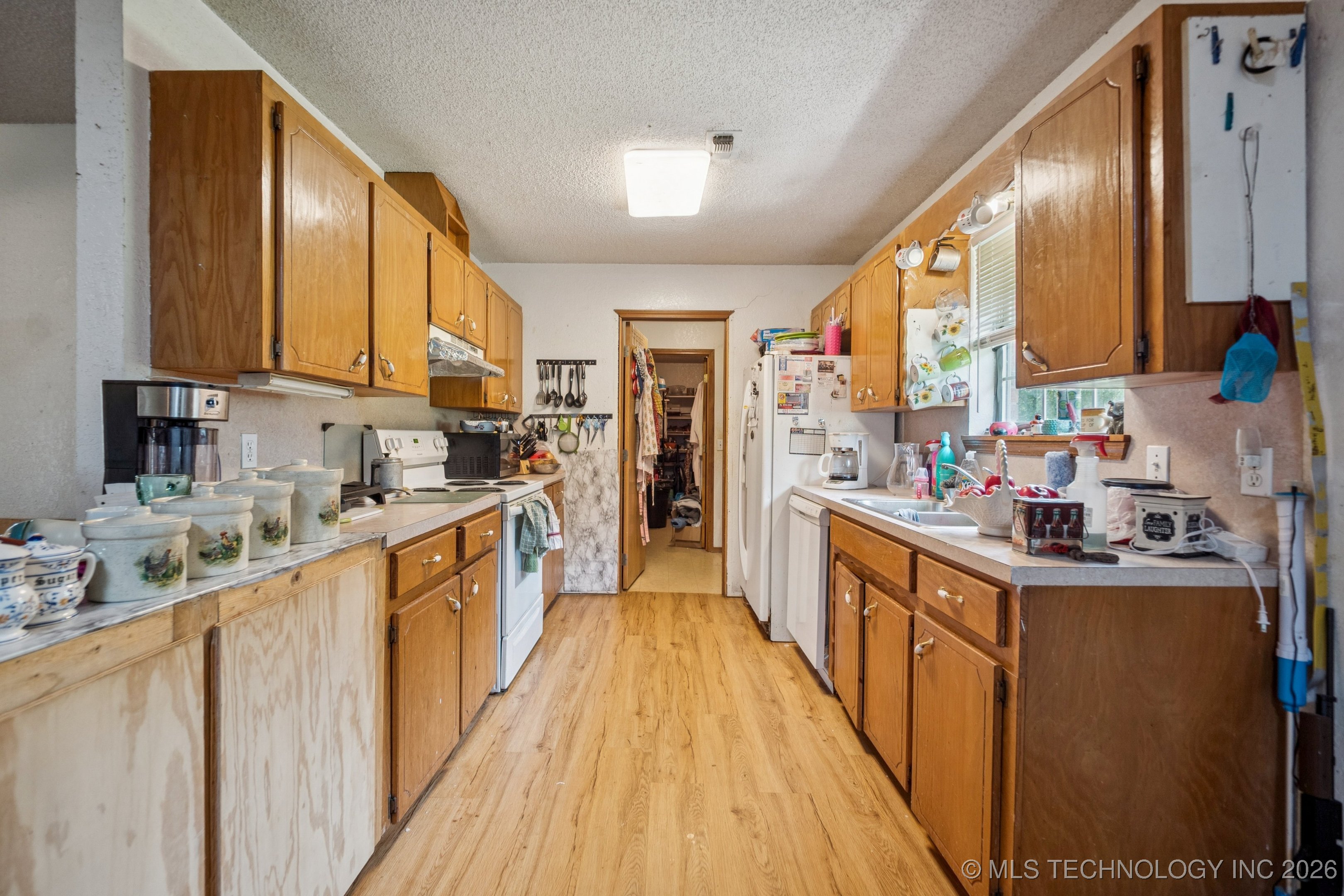 770 Nw Seneca Property Photo 7