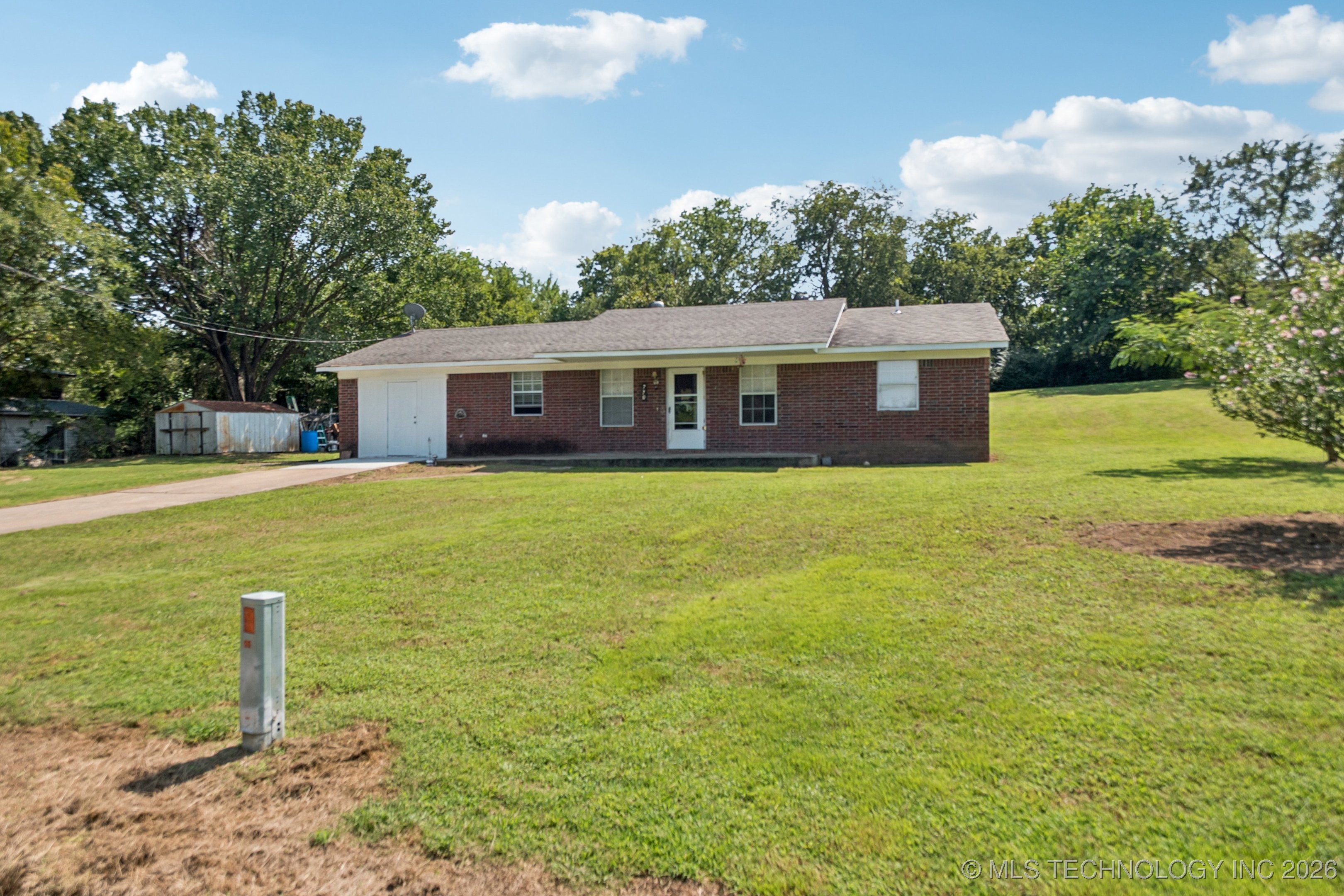 770 Nw Seneca Property Photo 24