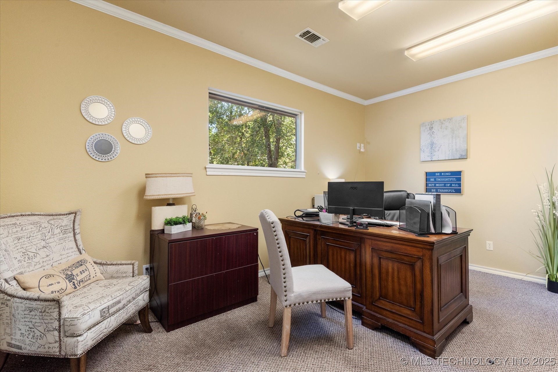 2114 Se Washington Boulevard Property Photo 4