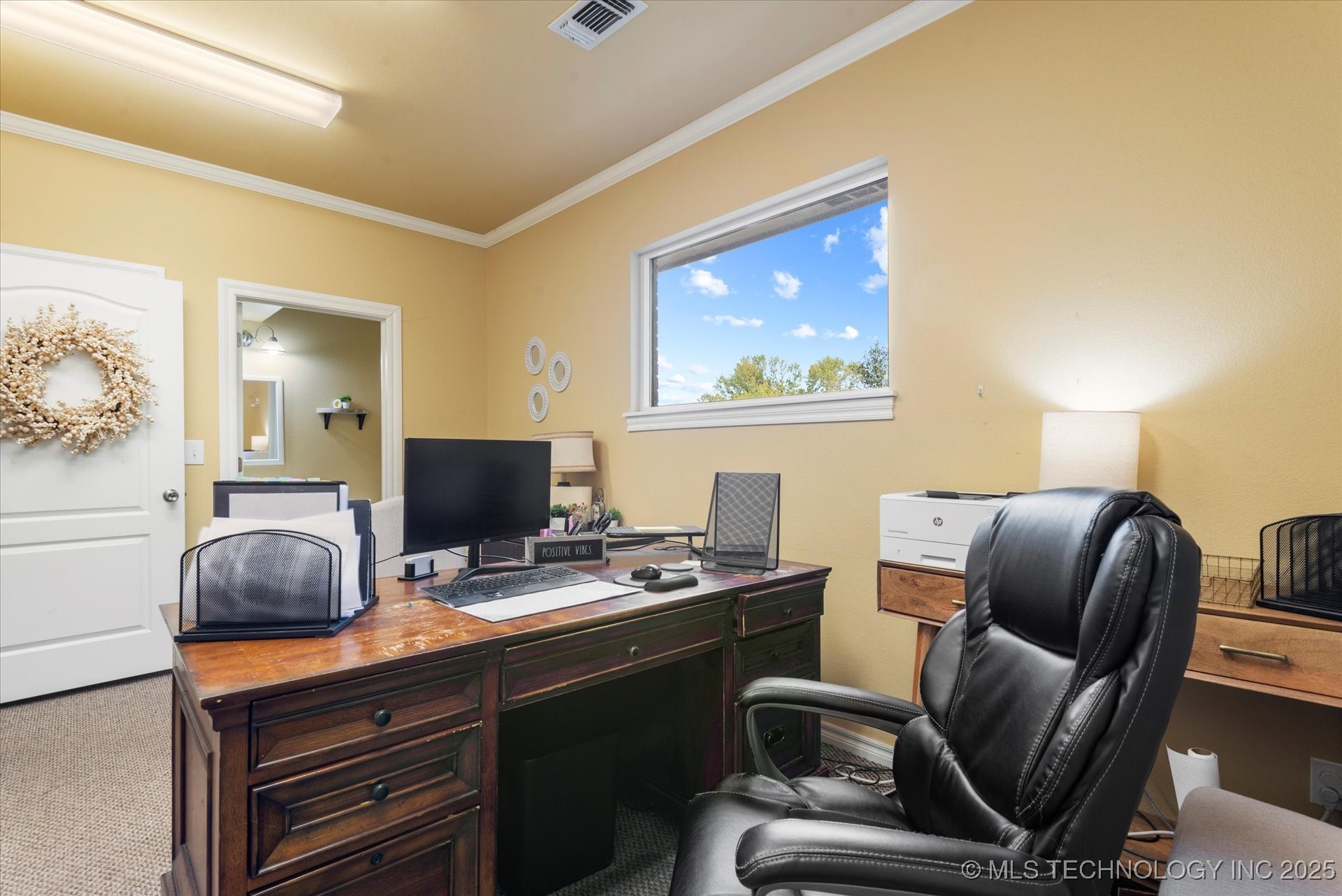 2114 Se Washington Boulevard Property Photo 5