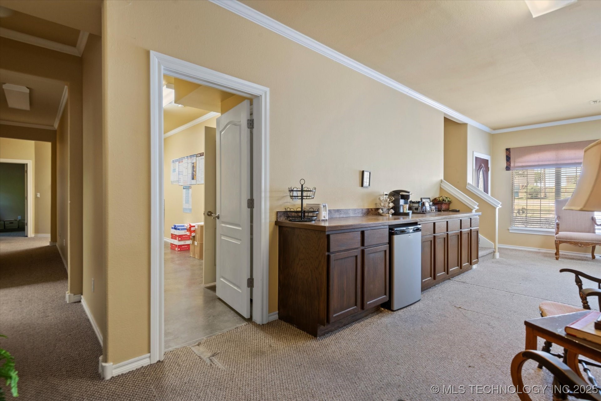 2114 Se Washington Boulevard Property Photo 8