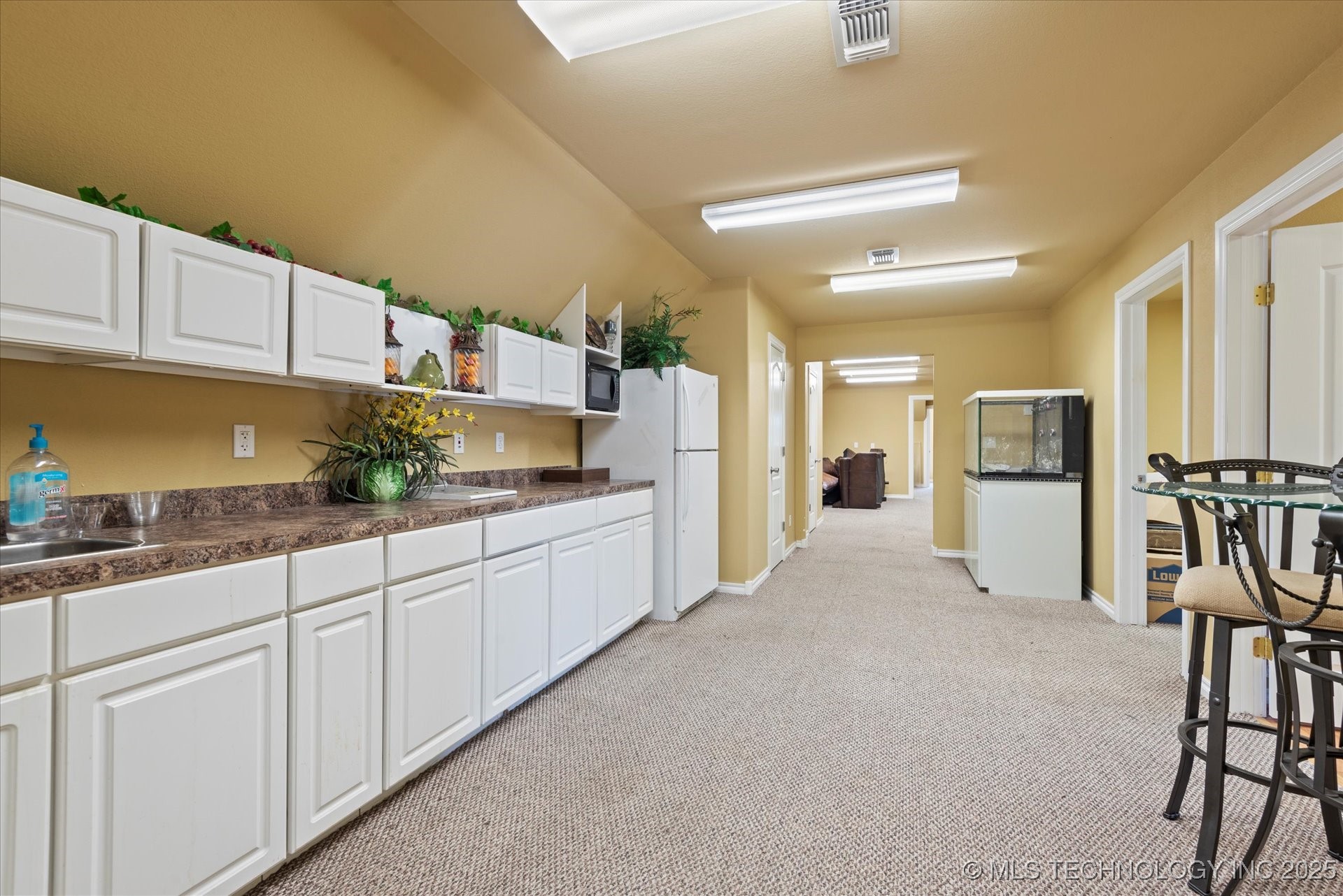 2114 Se Washington Boulevard Property Photo 10