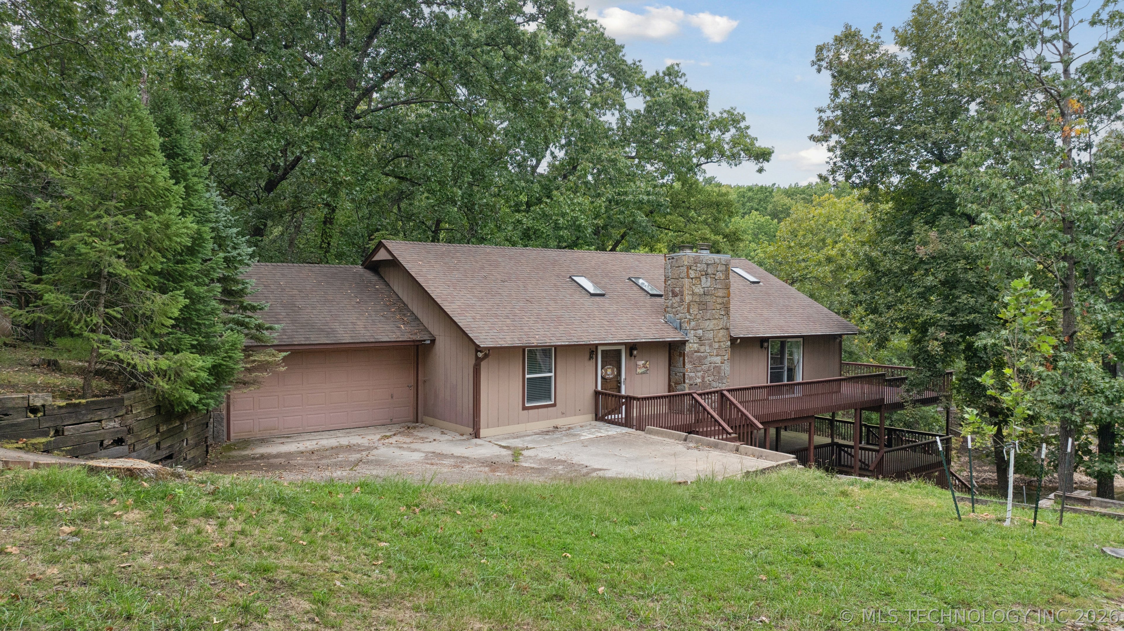 453844 Country Club Trail Property Photo 2