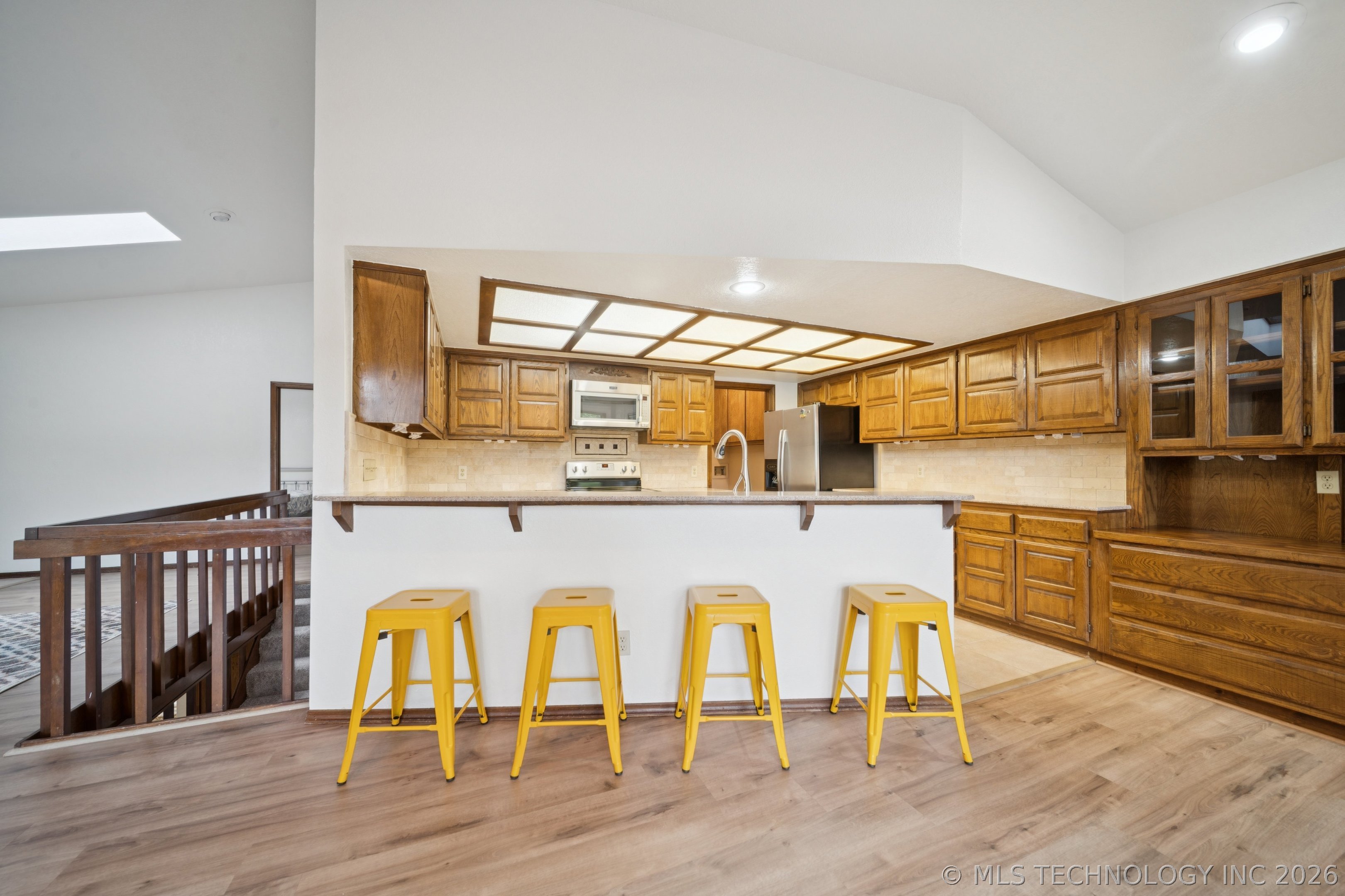 453844 Country Club Trail Property Photo 6