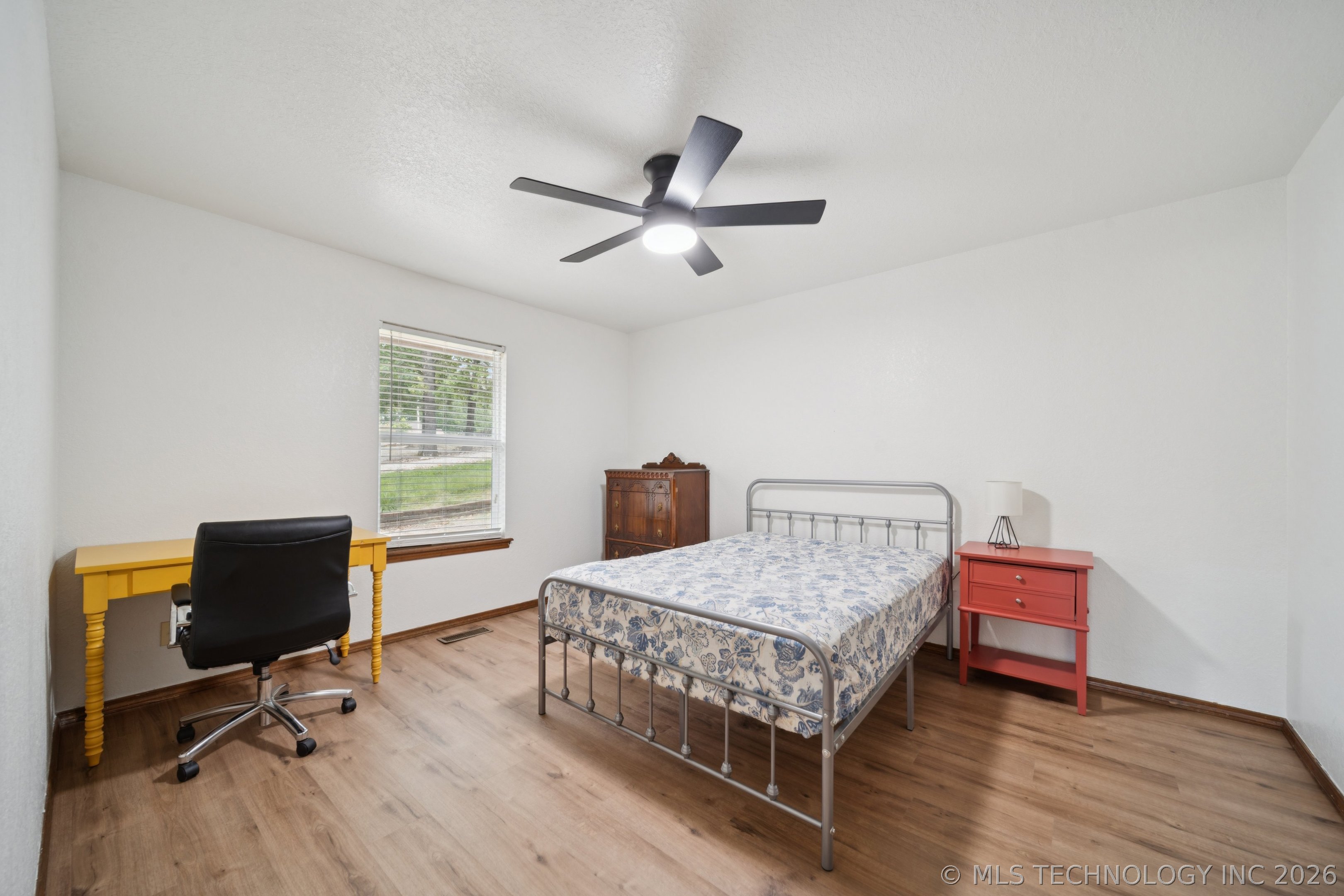 453844 Country Club Trail Property Photo 10