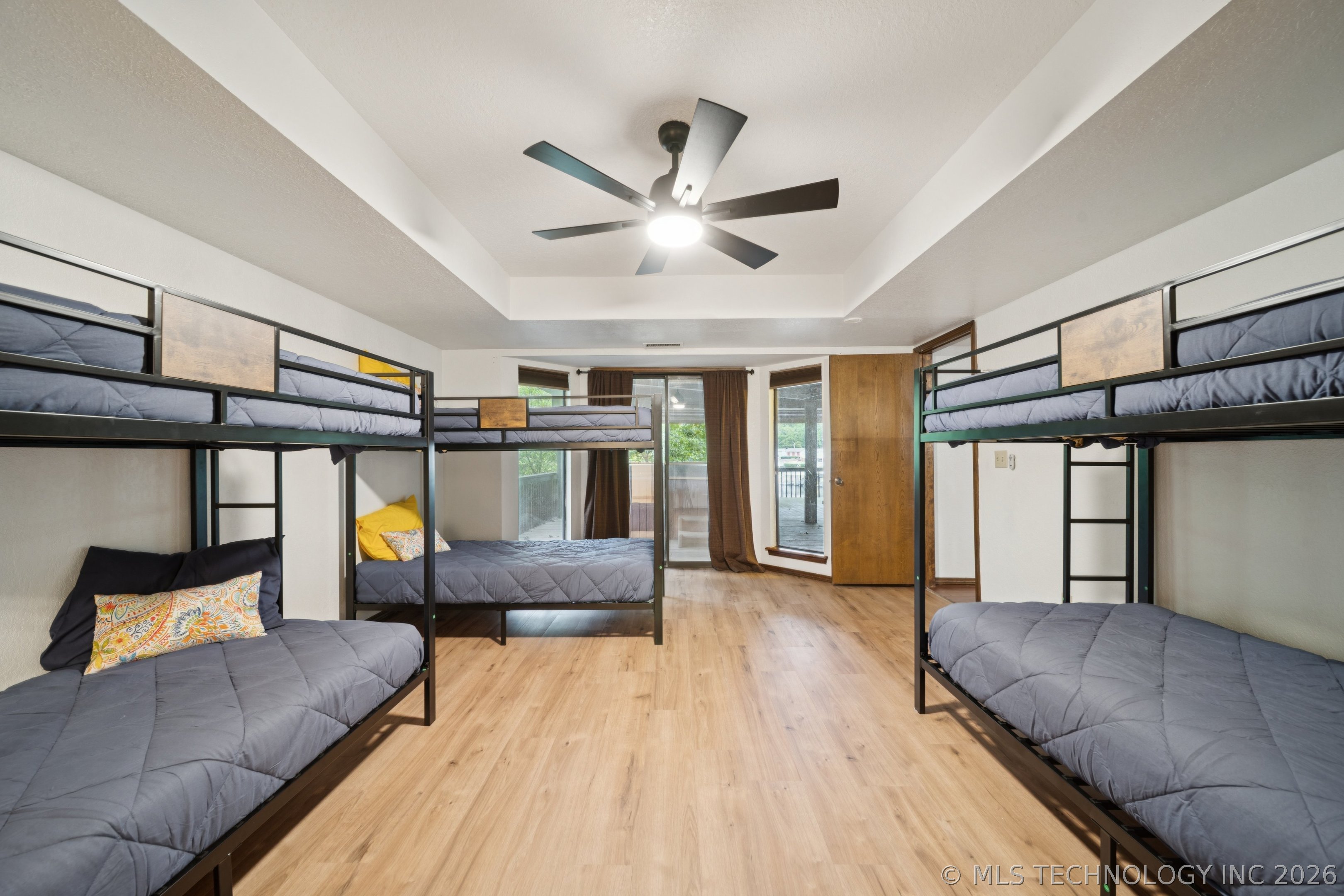 453844 Country Club Trail Property Photo 14