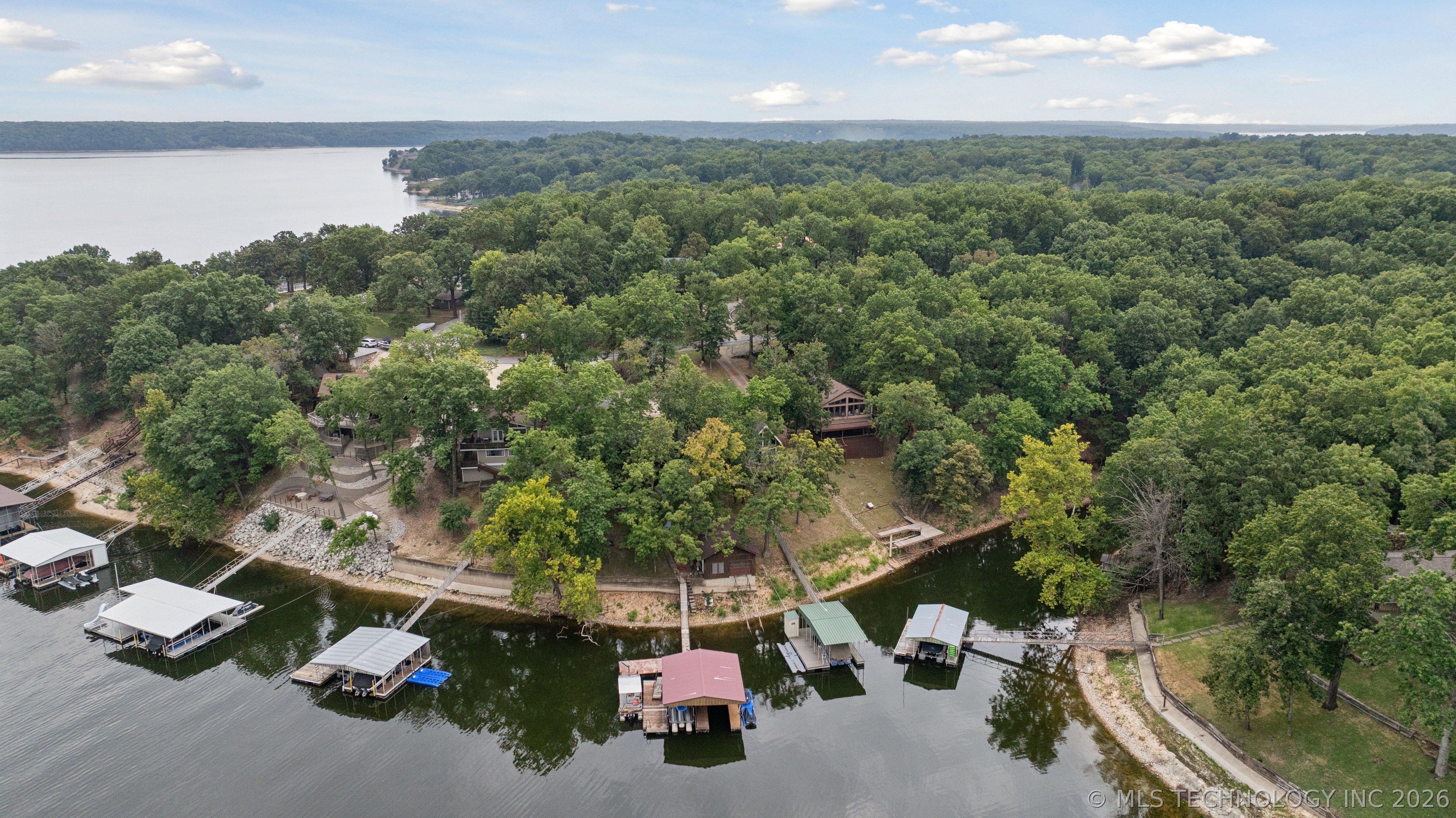 453844 Country Club Trail Property Photo 26