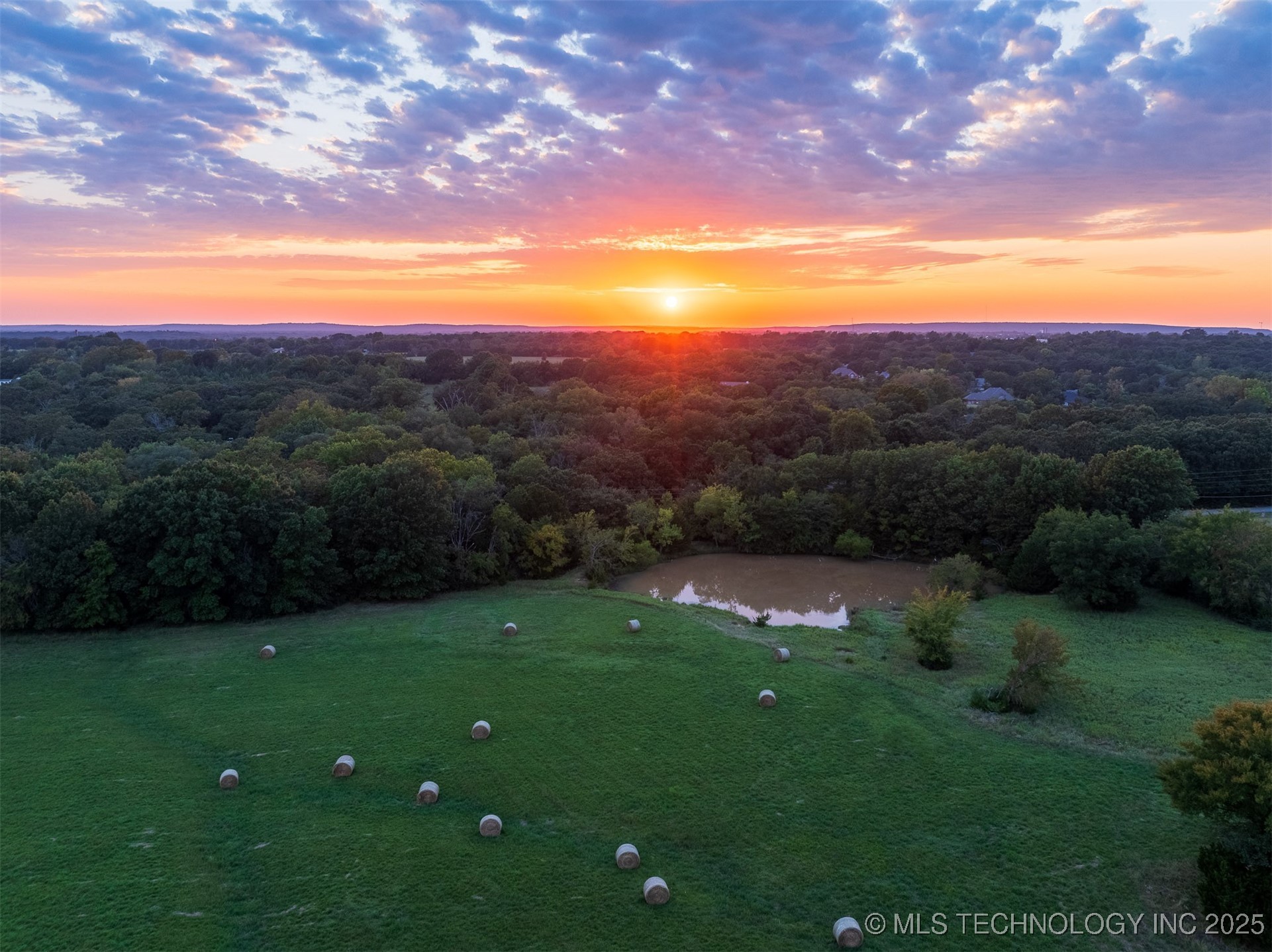 139 E 36th Street Property Photo 2