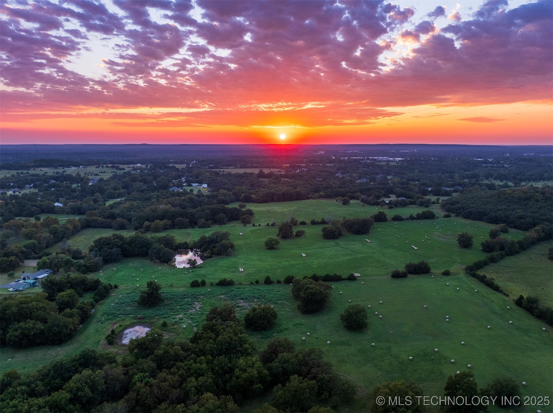 139 E 36th Street Property Photo 6