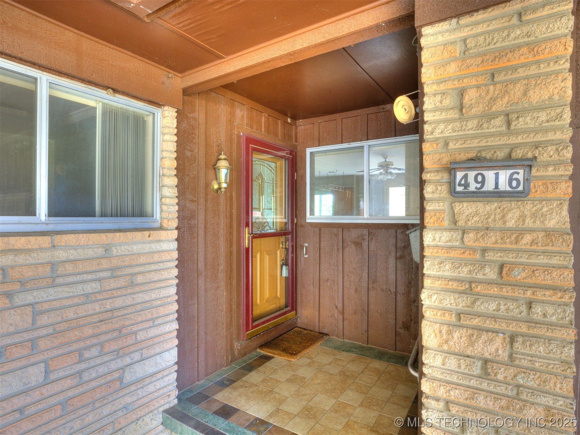 4916 E 27th Place Property Photo 4