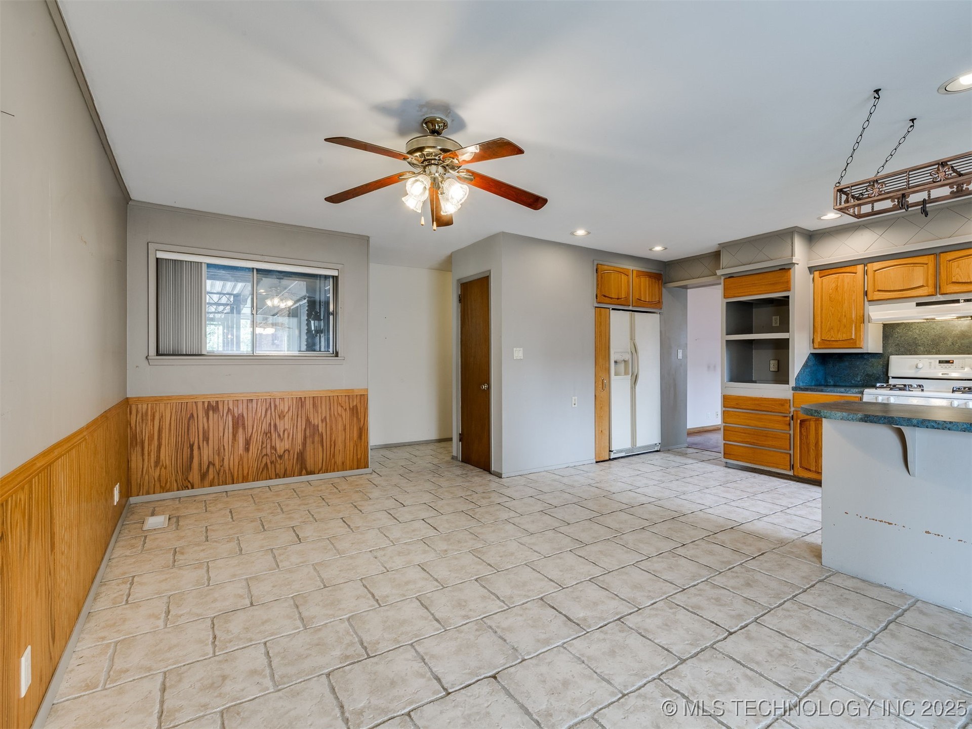 4916 E 27th Place Property Photo 9