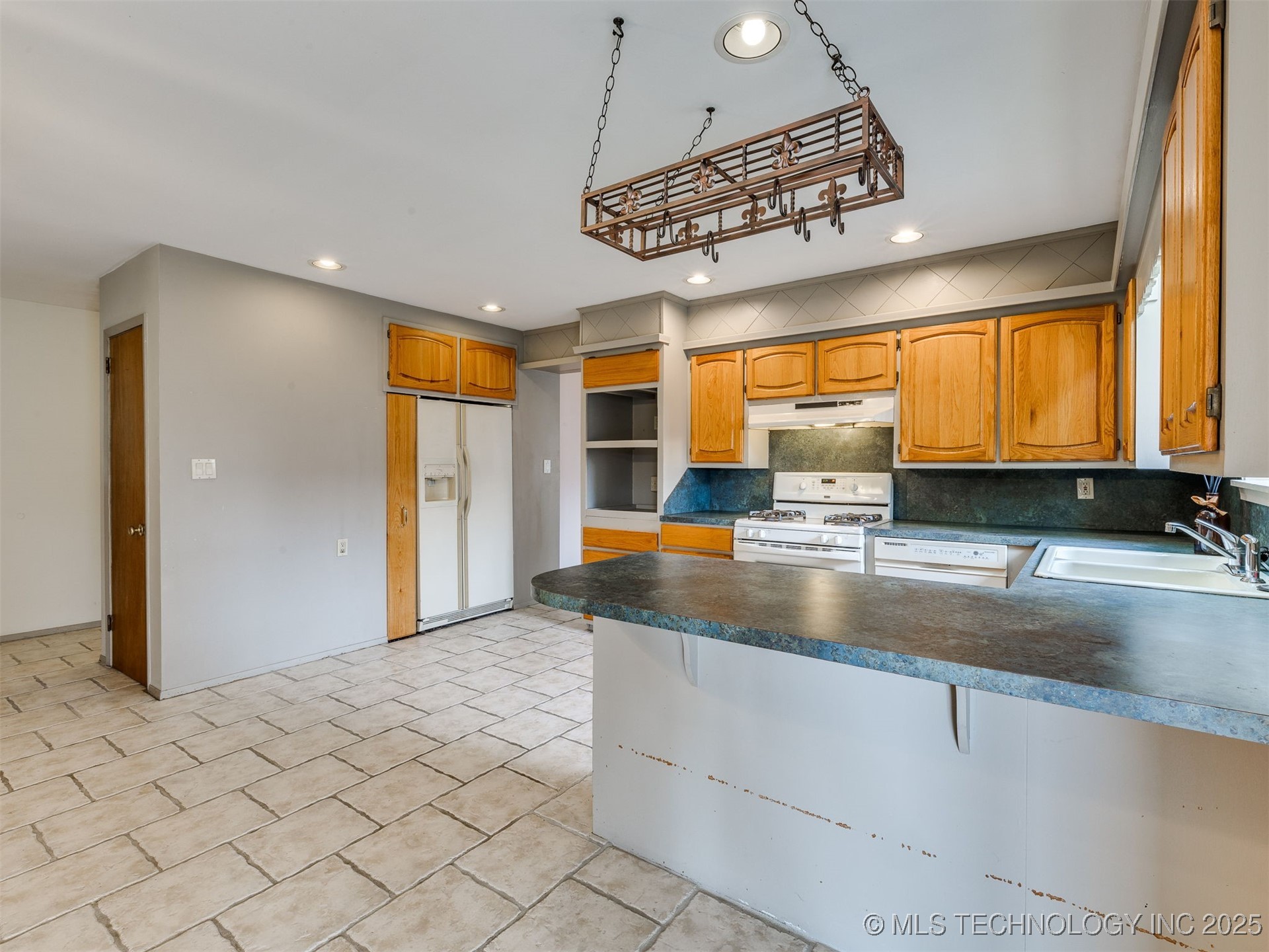 4916 E 27th Place Property Photo 11