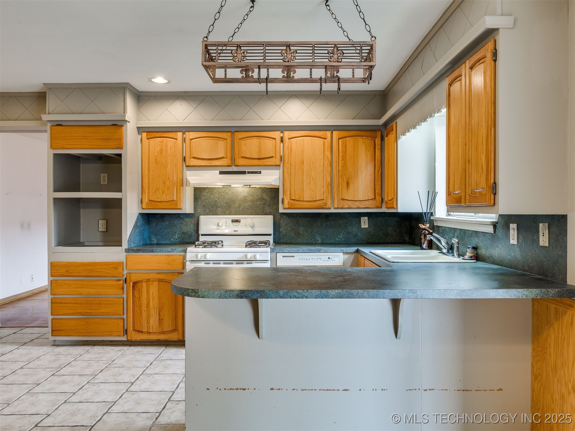 4916 E 27th Place Property Photo 13