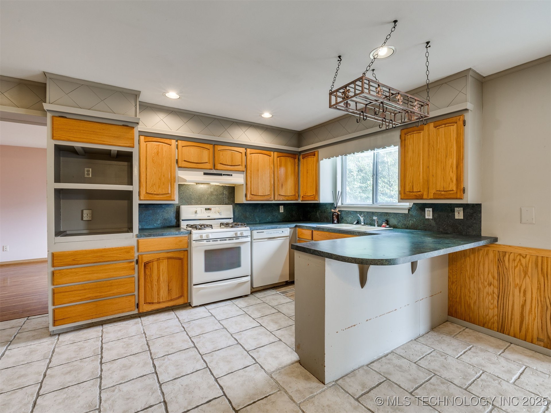 4916 E 27th Place Property Photo 14