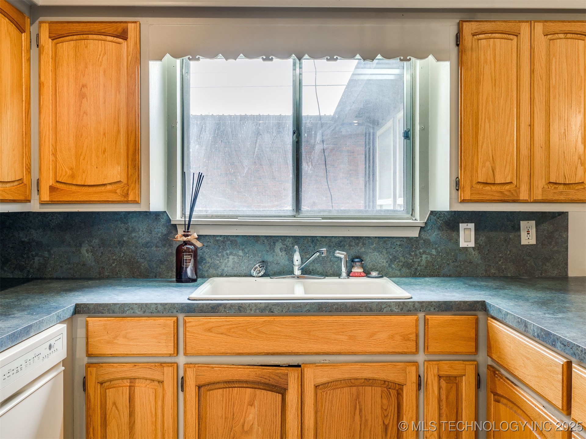 4916 E 27th Place Property Photo 16