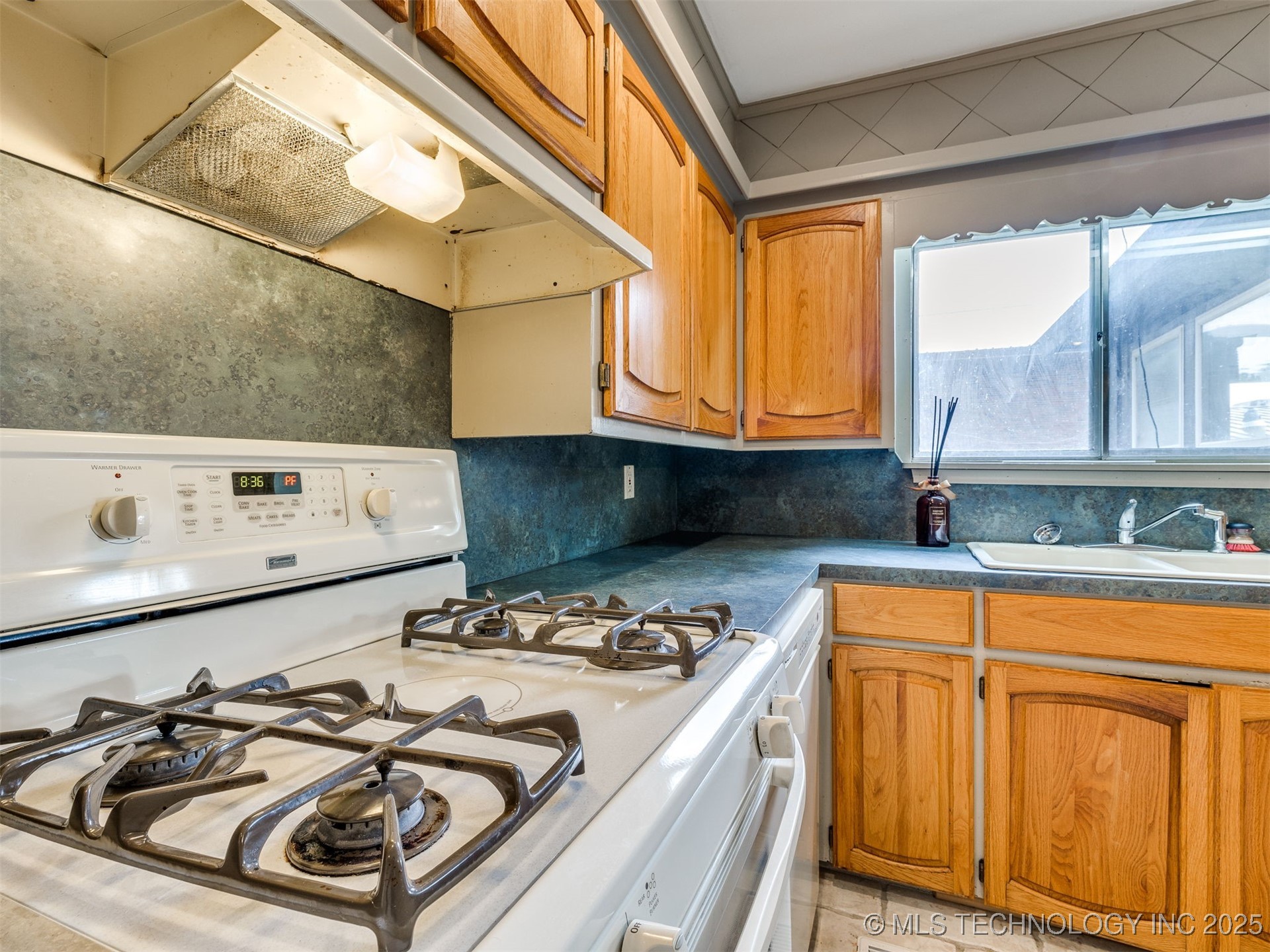 4916 E 27th Place Property Photo 18