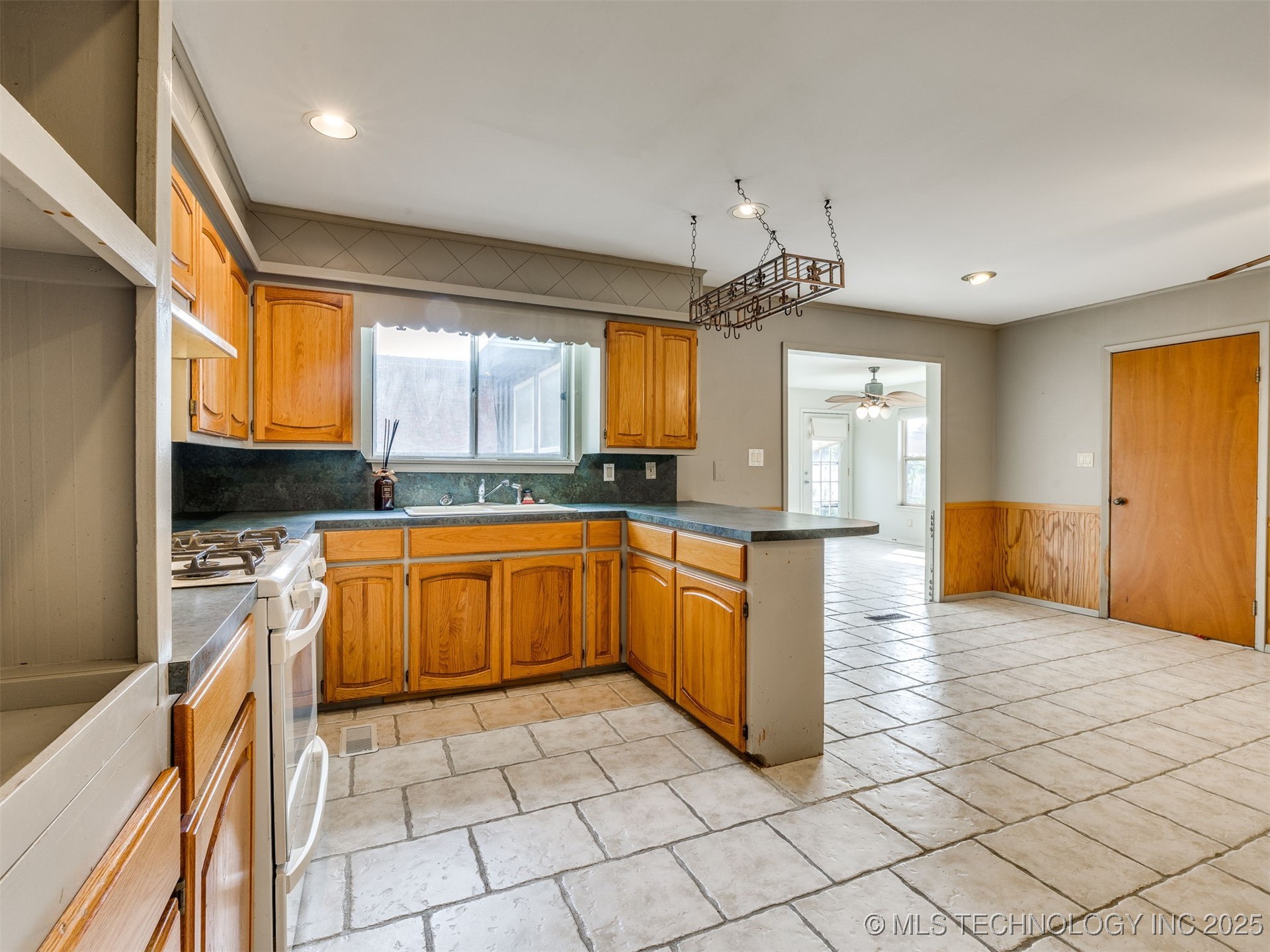 4916 E 27th Place Property Photo 19