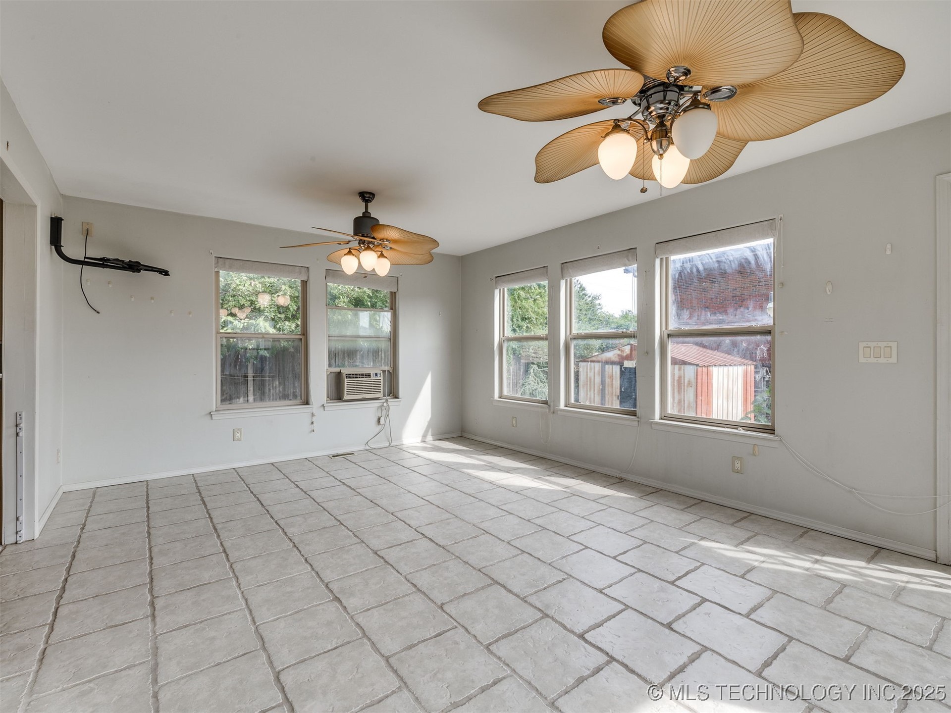 4916 E 27th Place Property Photo 23