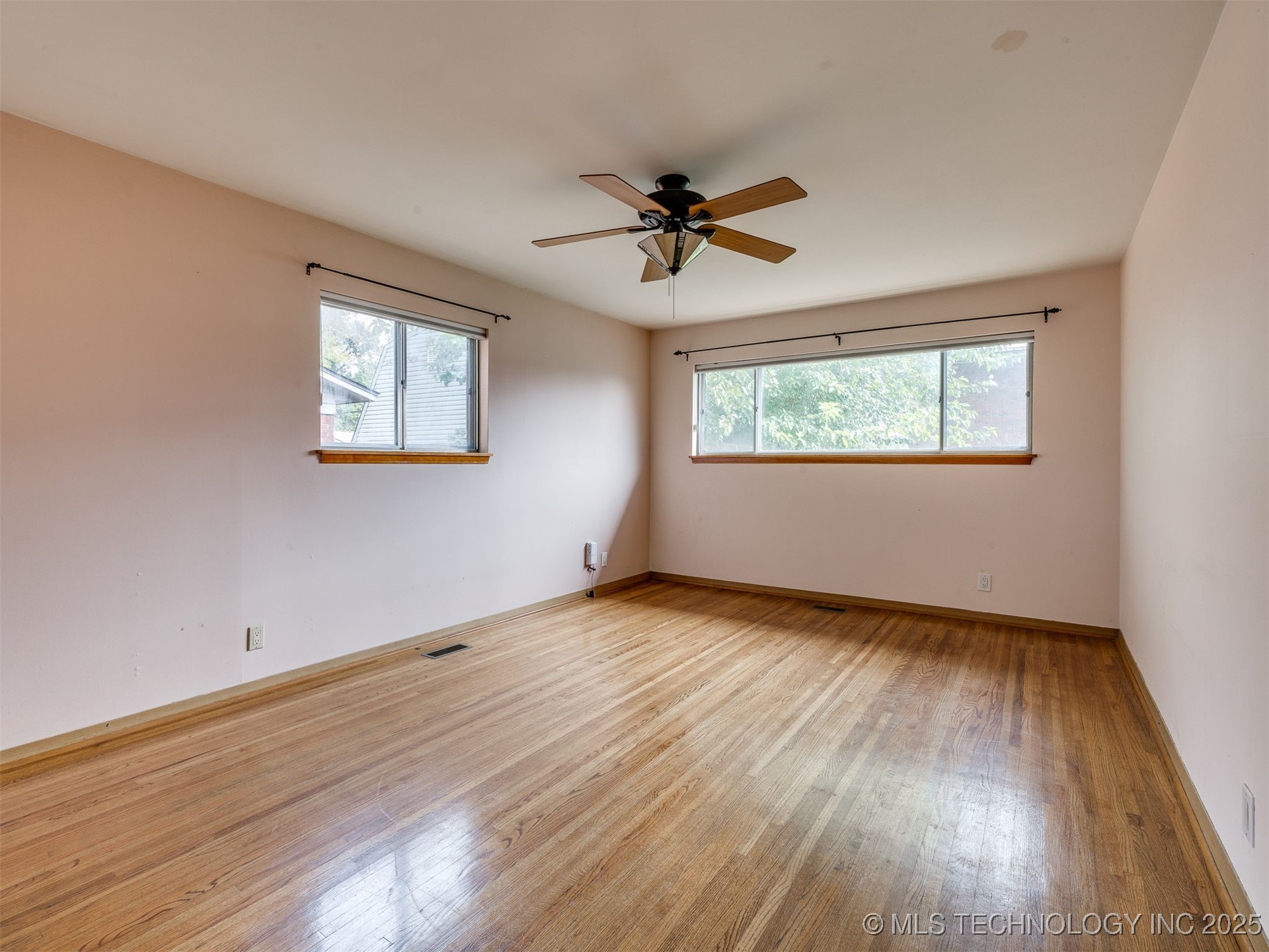 4916 E 27th Place Property Photo 24