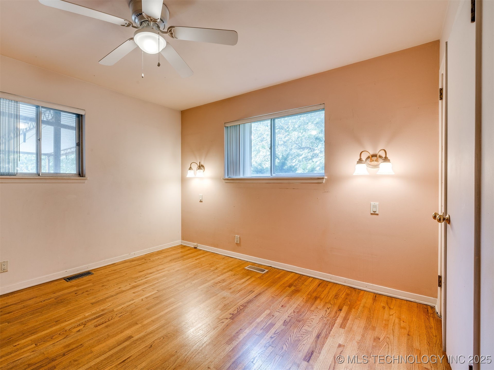 4916 E 27th Place Property Photo 35