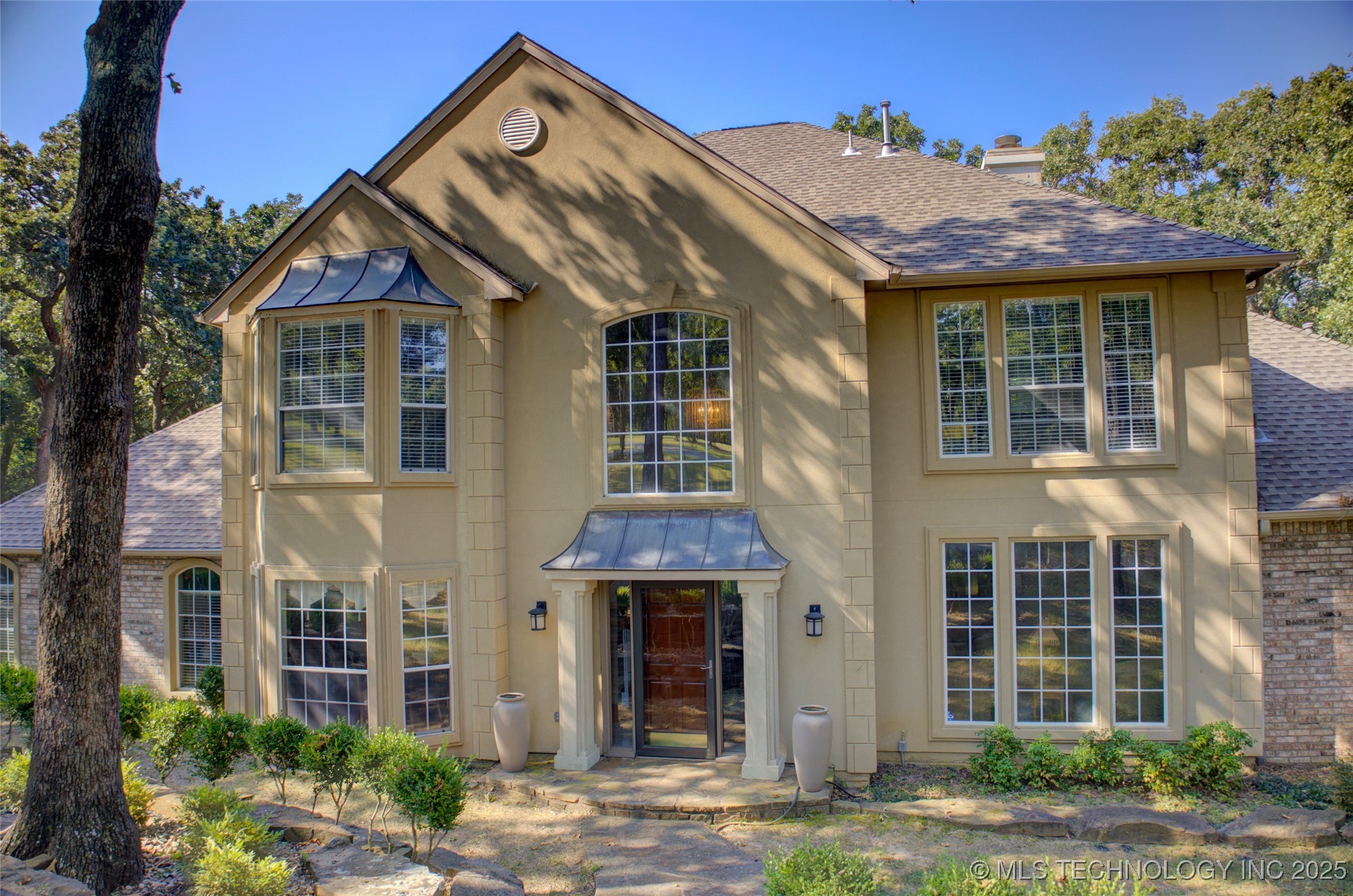 1414 N Birch Avenue Property Photo 2