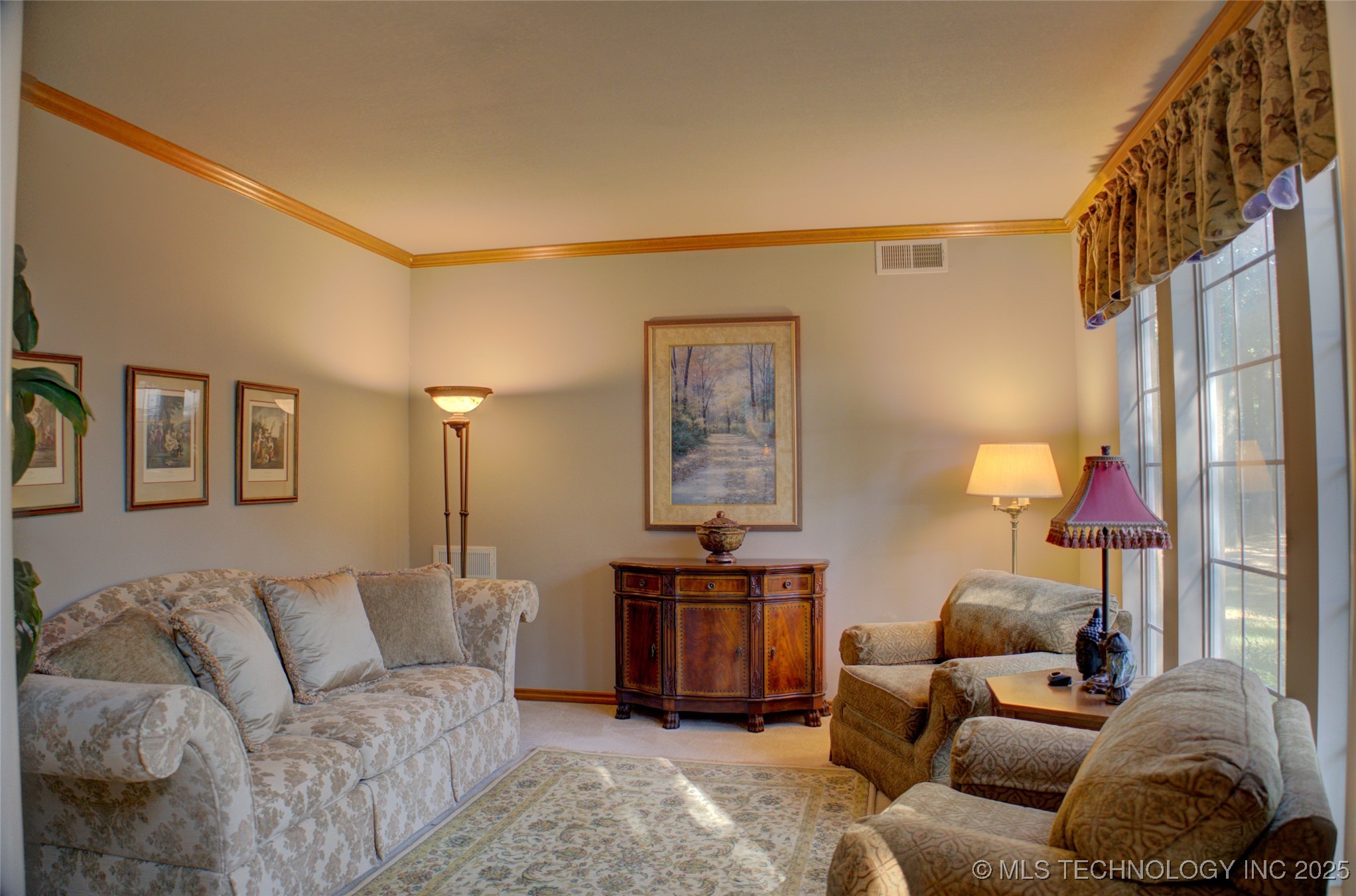 1414 N Birch Avenue Property Photo 6