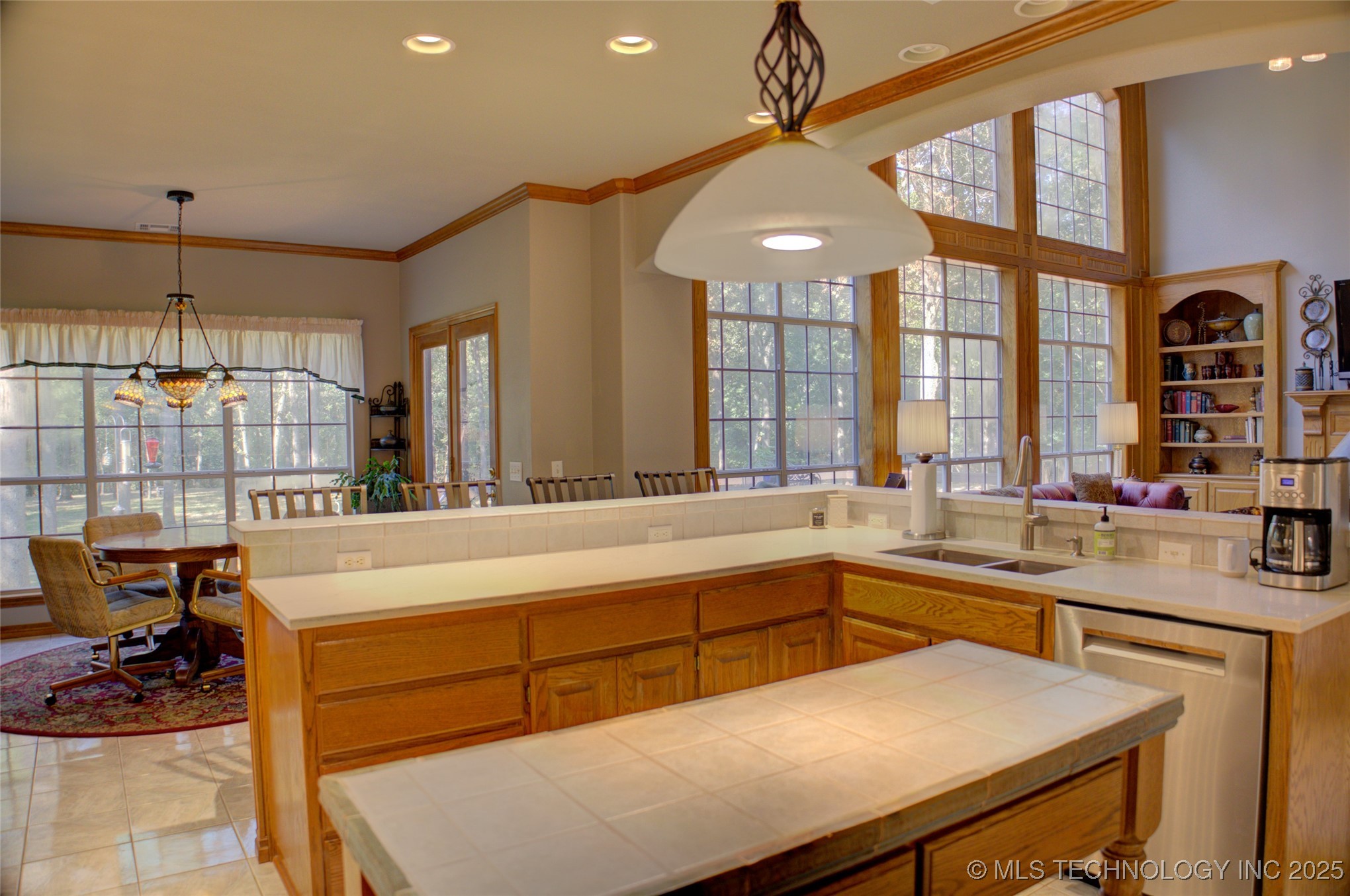 1414 N Birch Avenue Property Photo 21