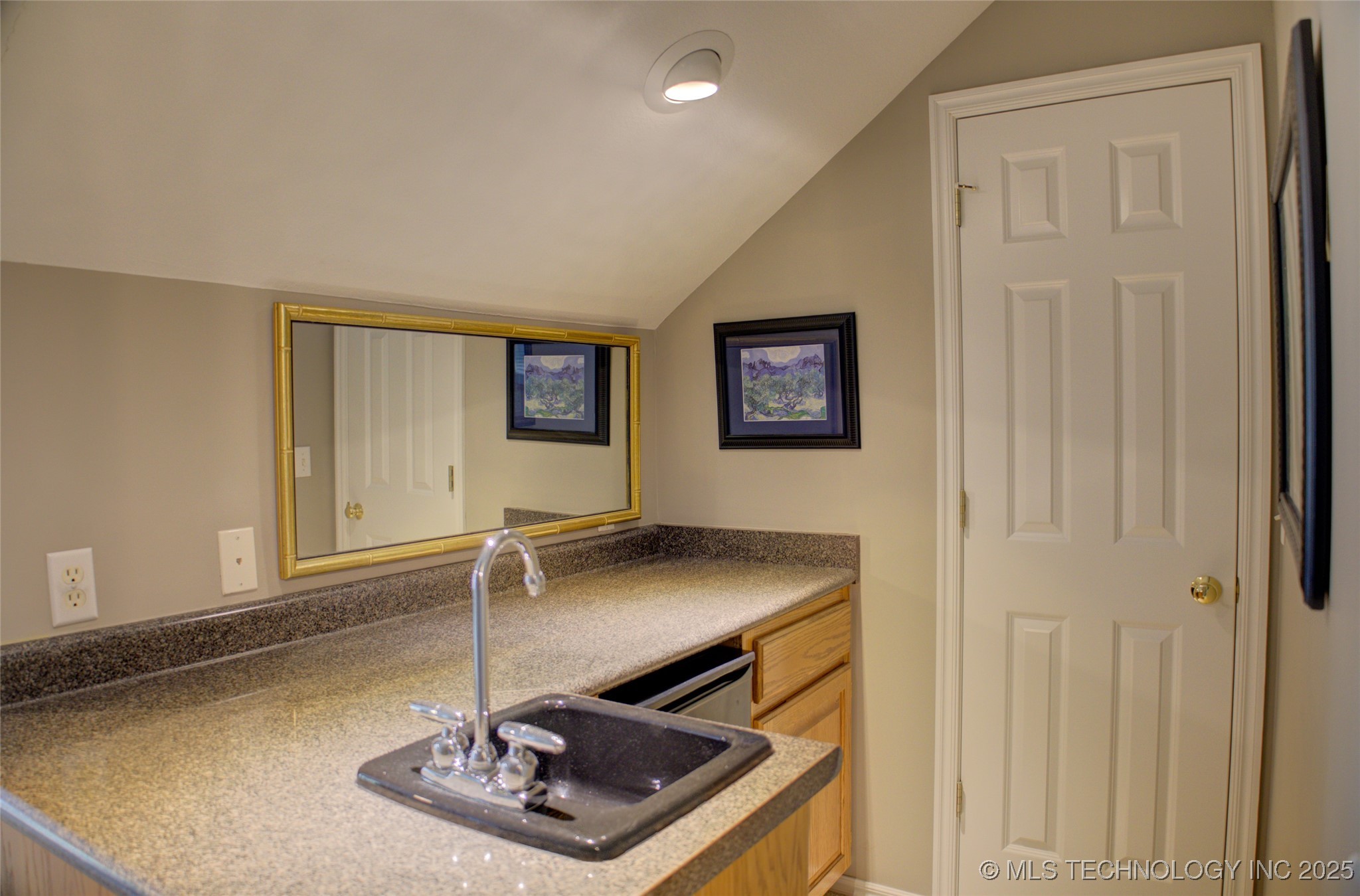 1414 N Birch Avenue Property Photo 55