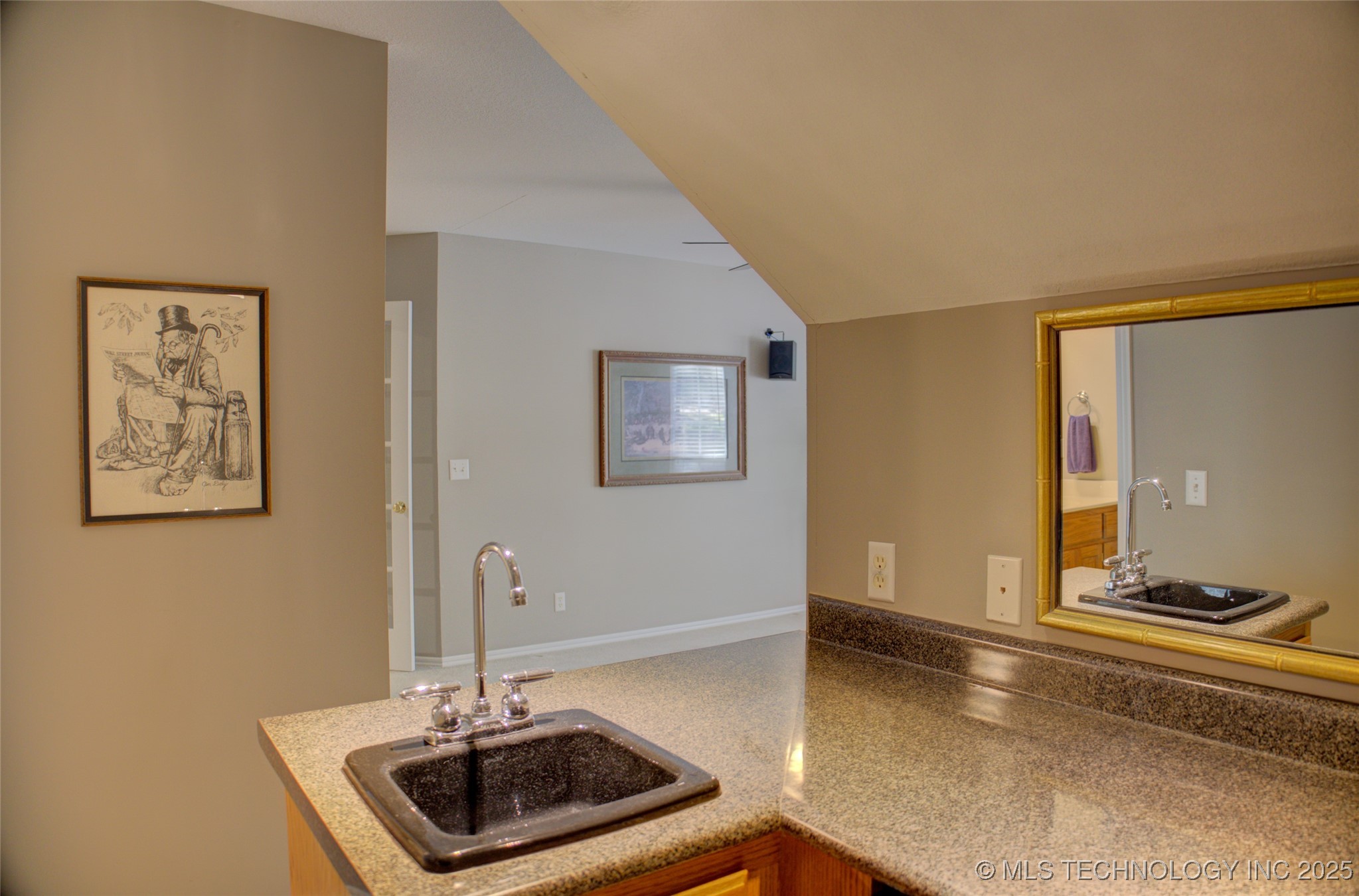 1414 N Birch Avenue Property Photo 56