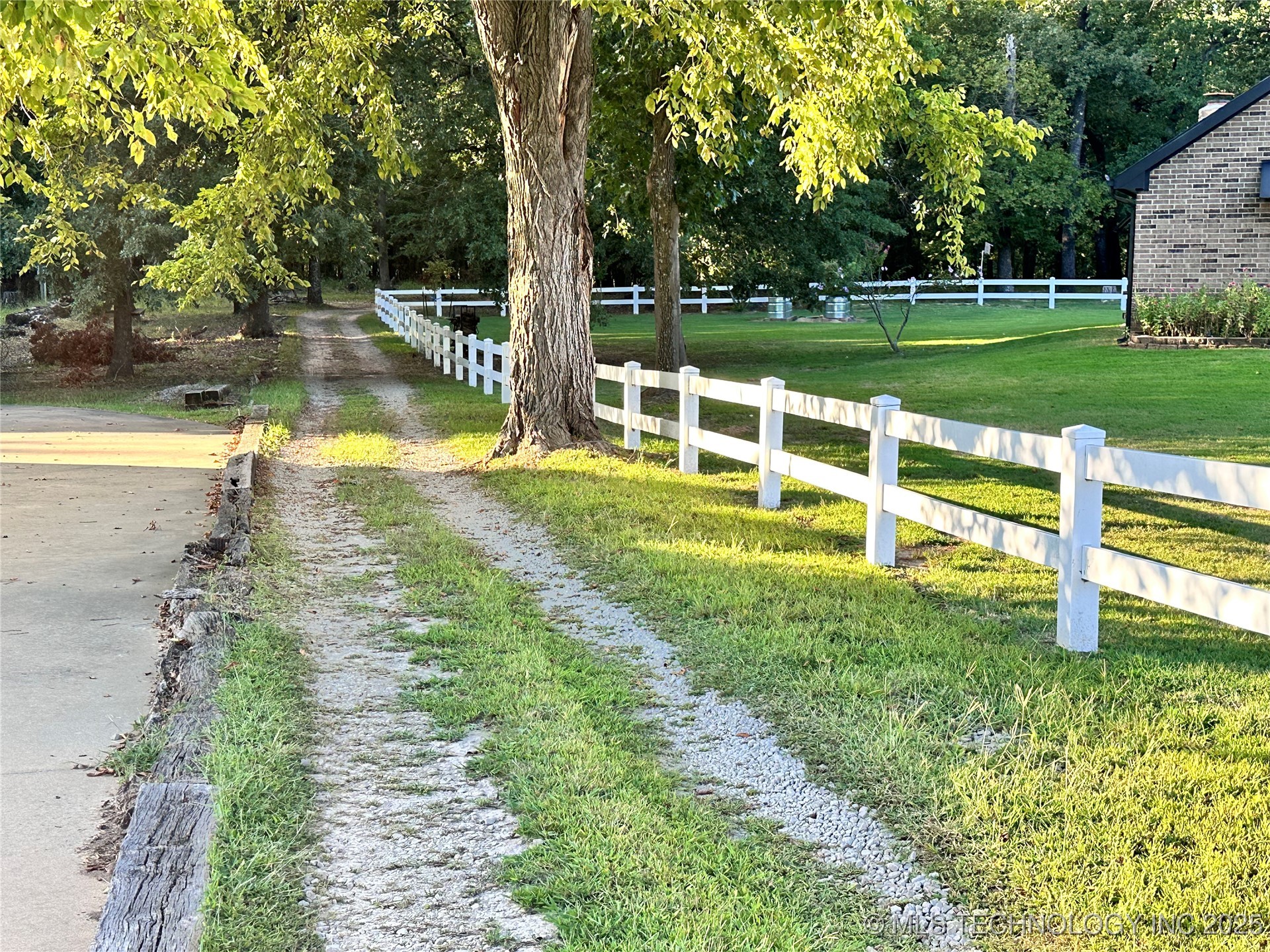 04 Meadowood Property Photo 6