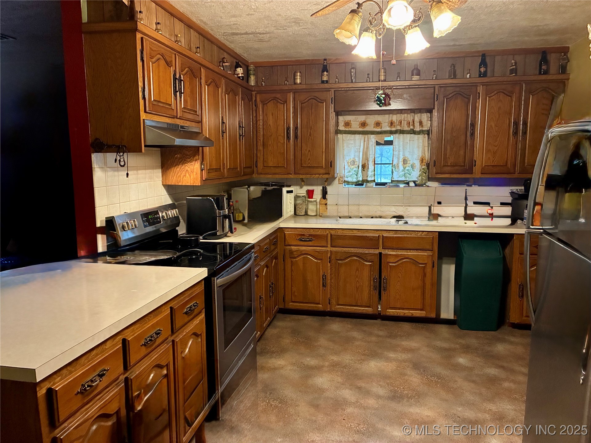 411321 E 1080 Road Property Photo 8