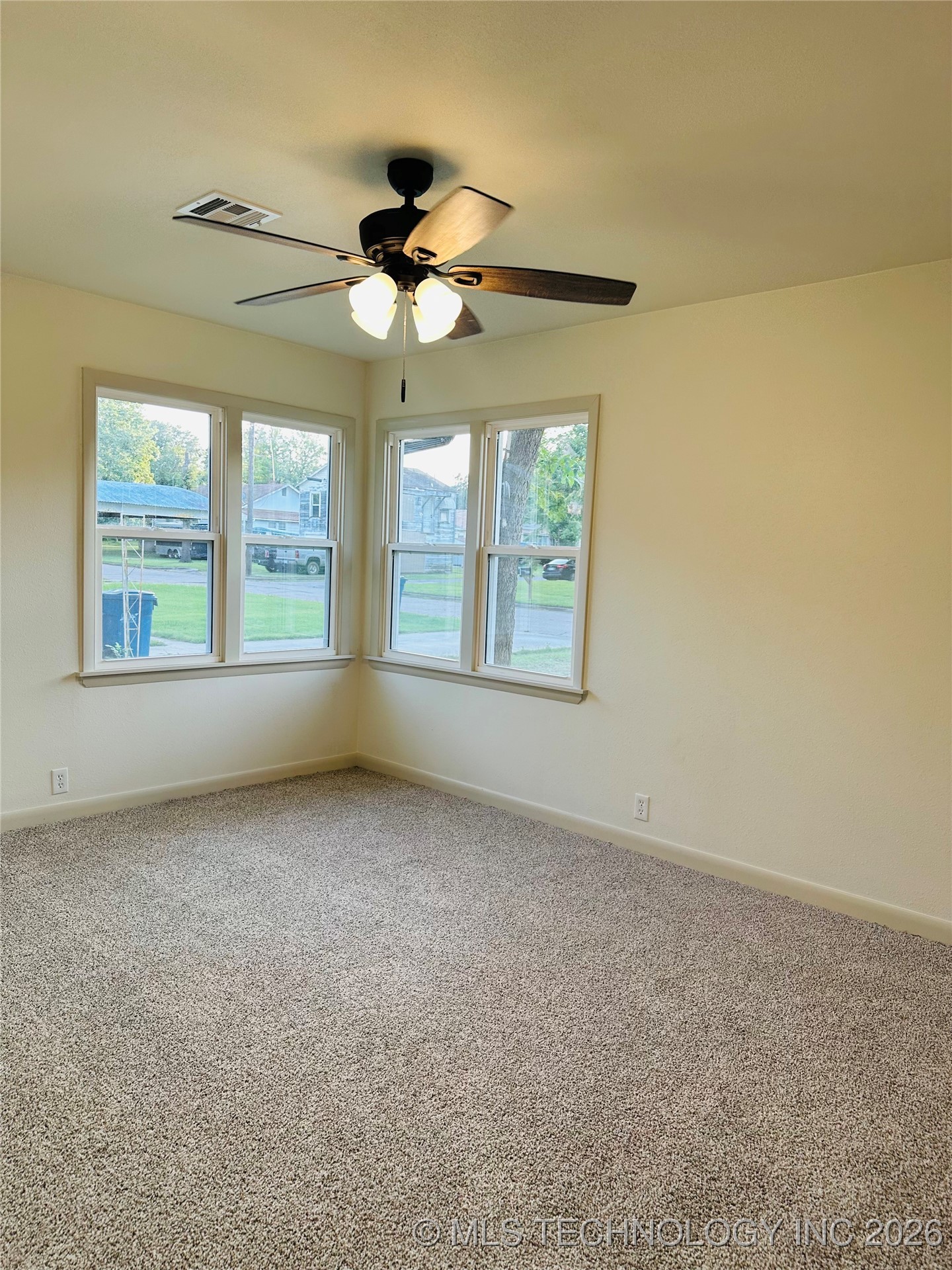 800 S 9th Property Photo 4