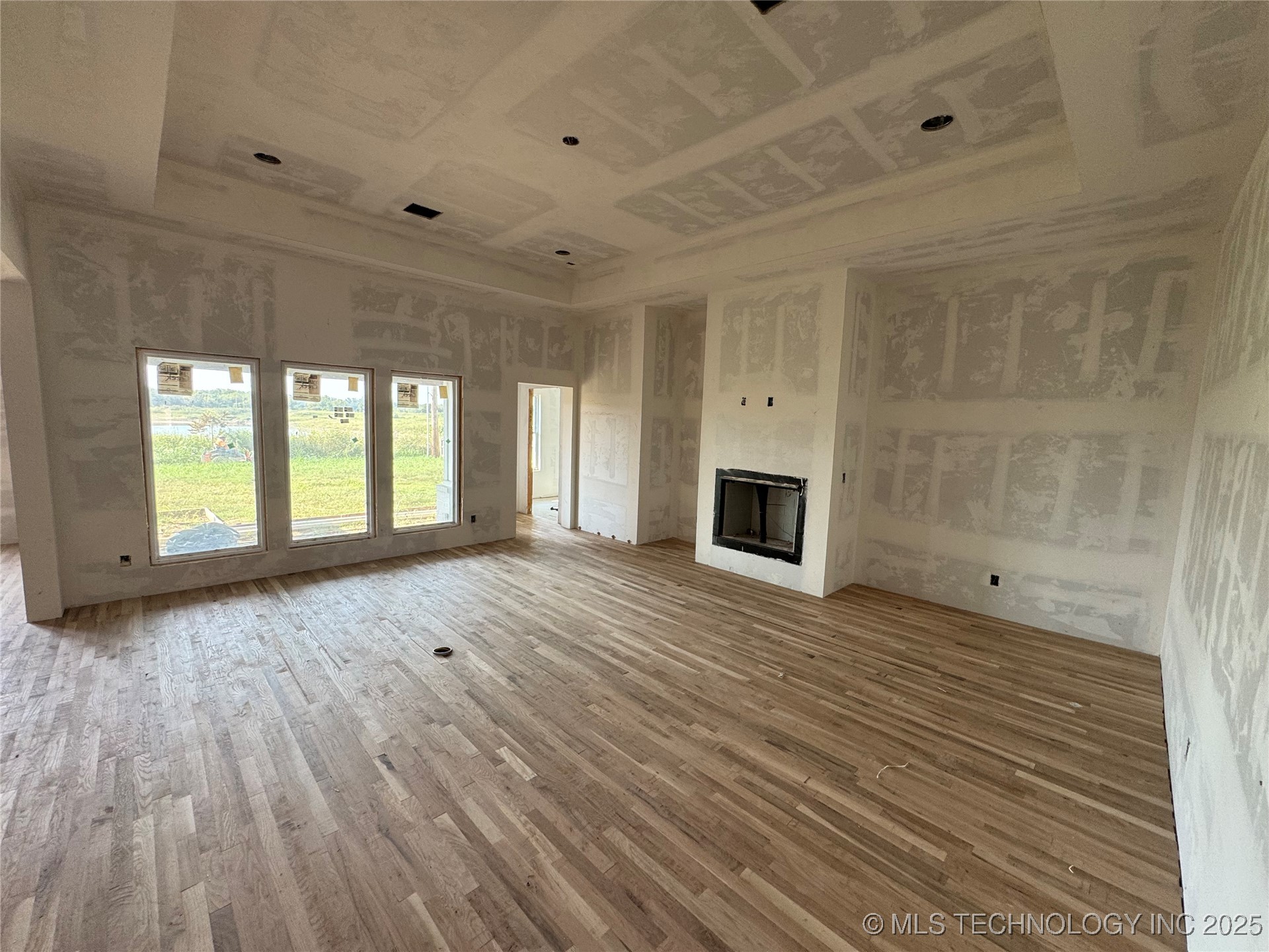 5914 E 128th Street S Property Photo 2