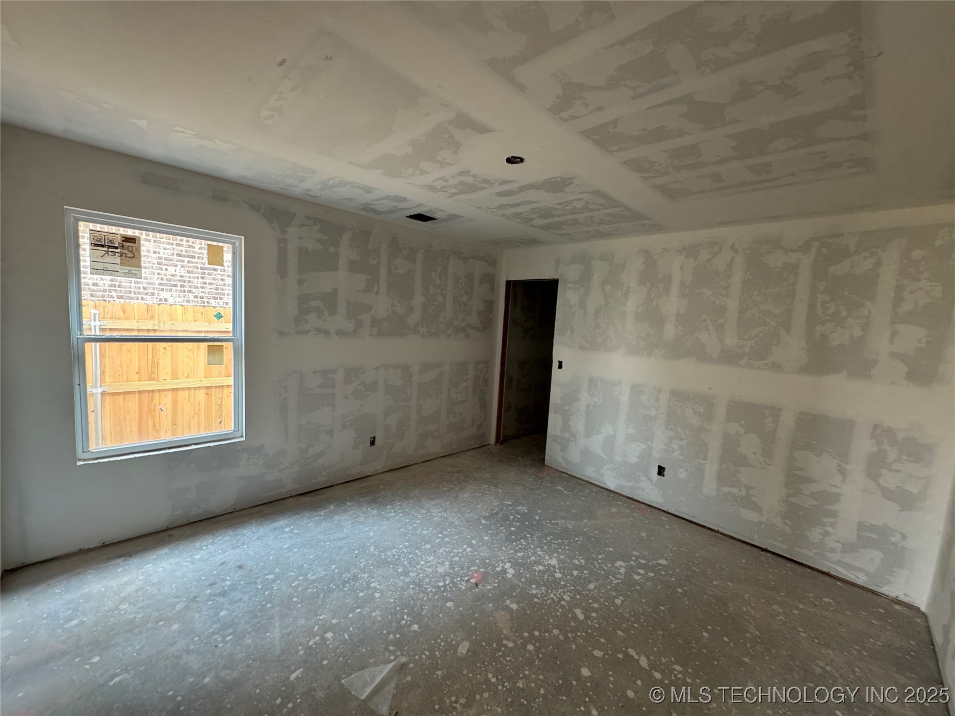 5914 E 128th Street S Property Photo 7