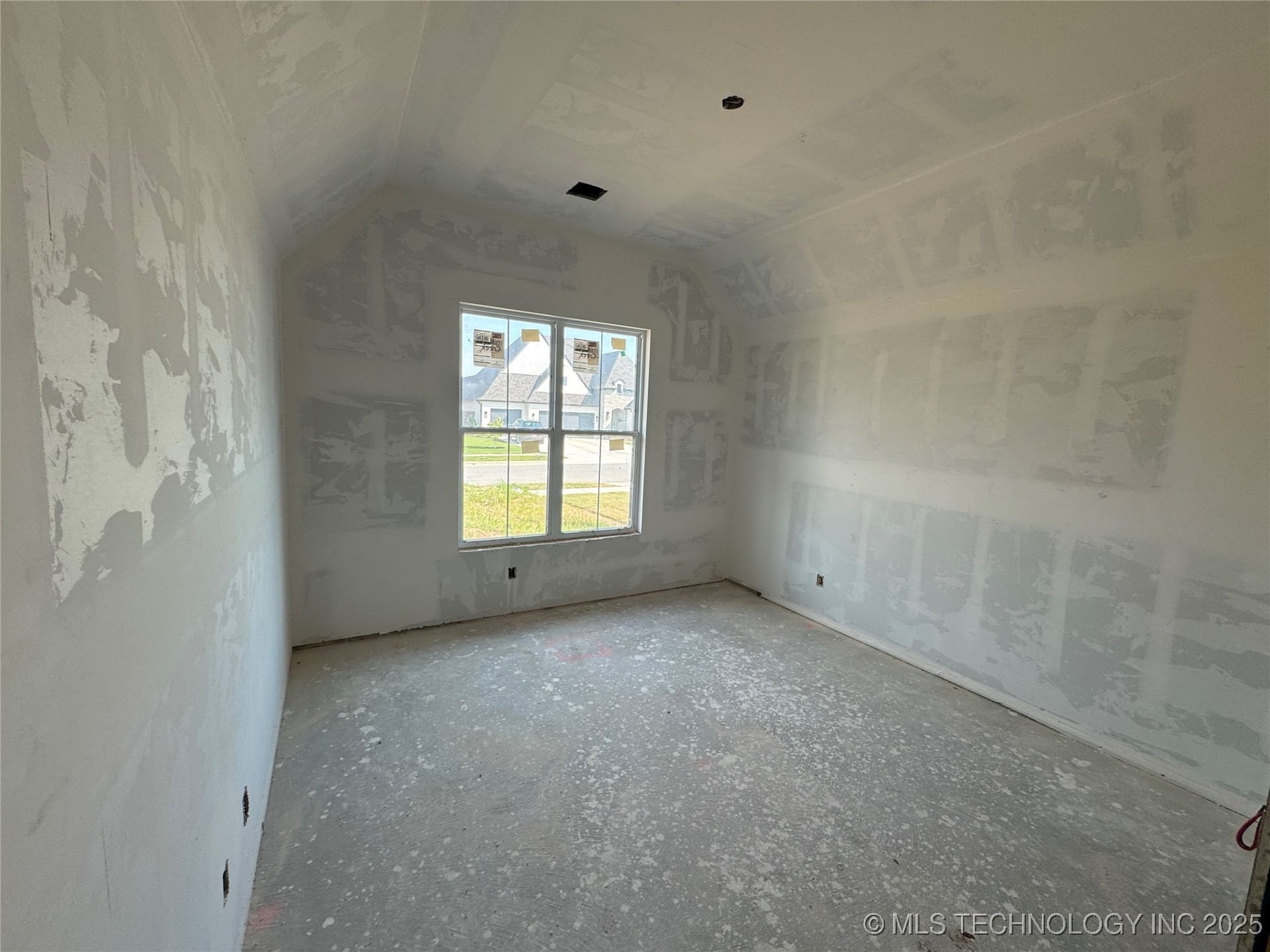 5914 E 128th Street S Property Photo 9