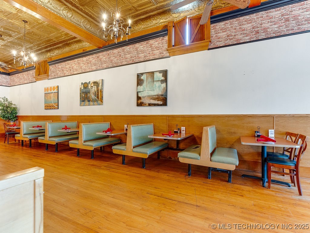 203 E Main Property Photo 6