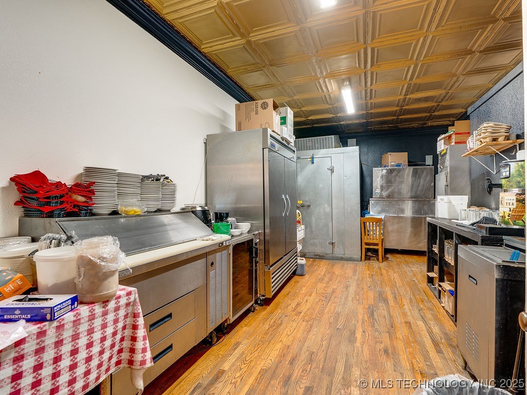 203 E Main Property Photo 8