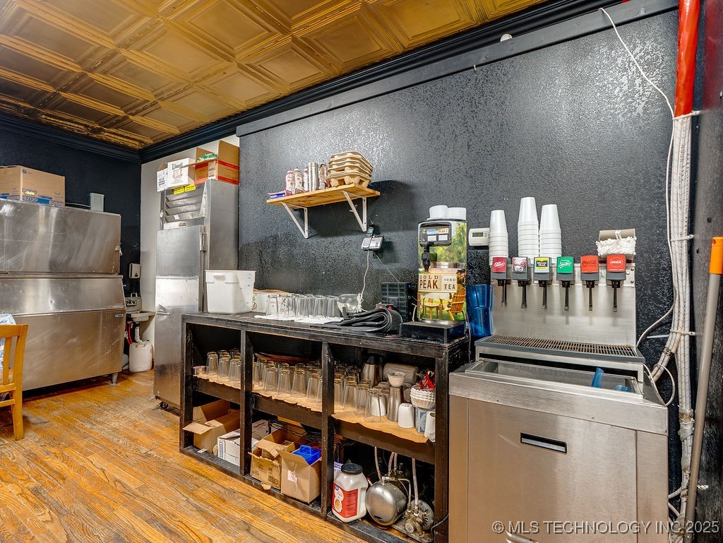 203 E Main Property Photo 9