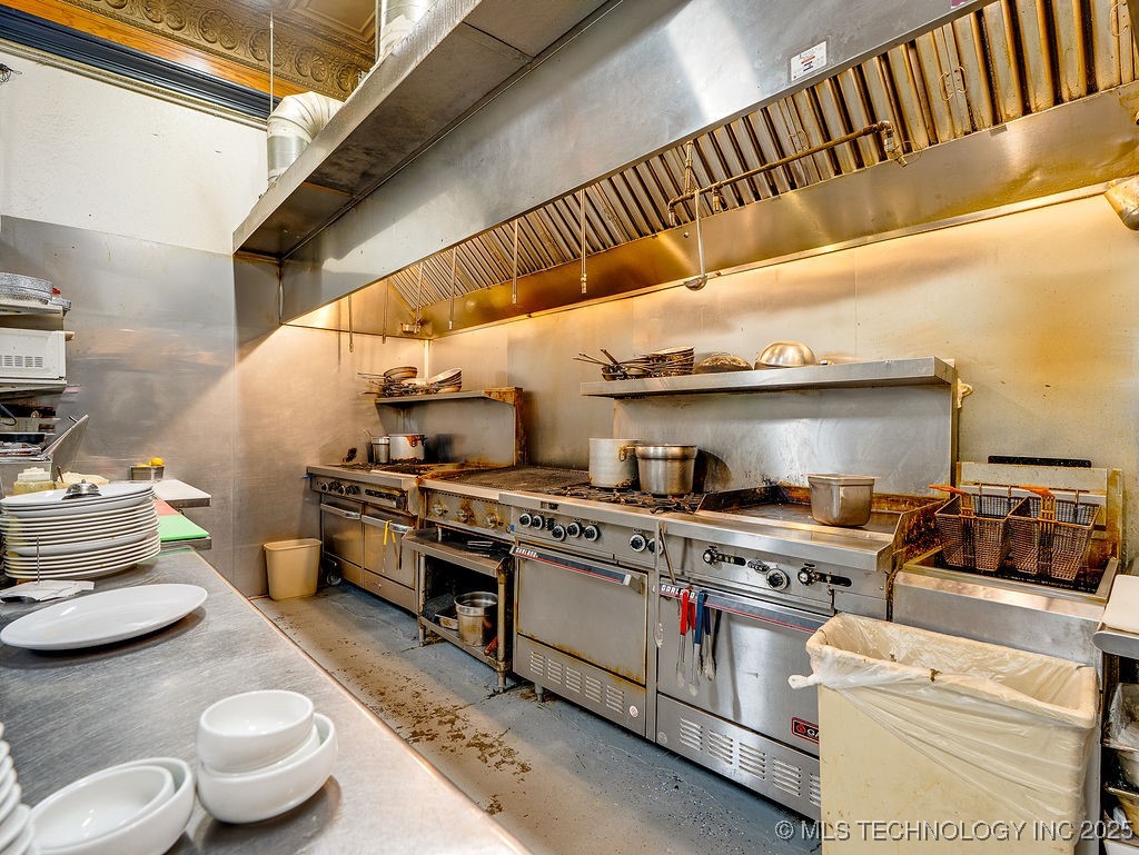 203 E Main Property Photo 12