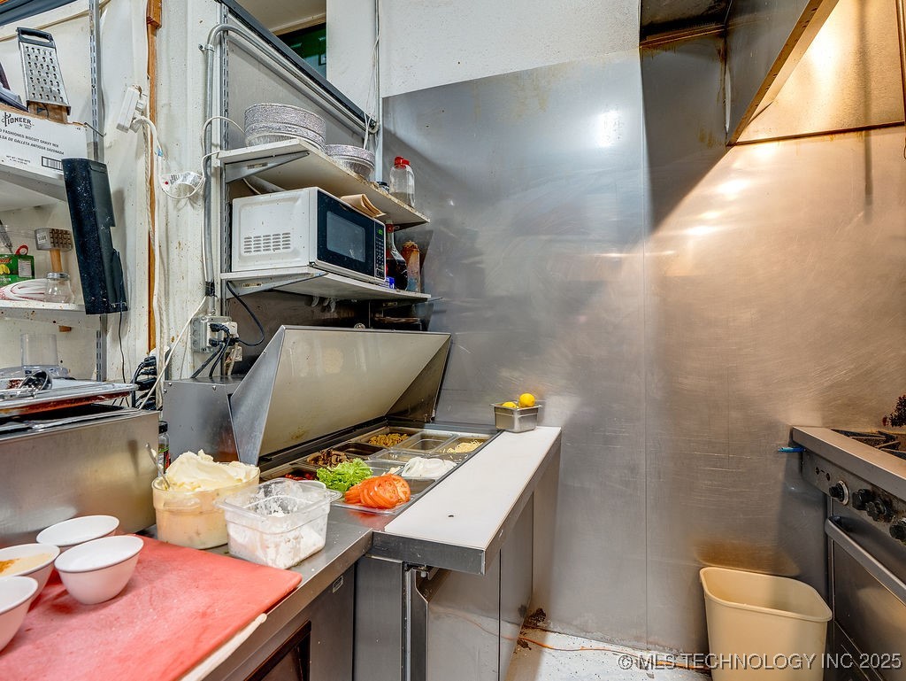 203 E Main Property Photo 13