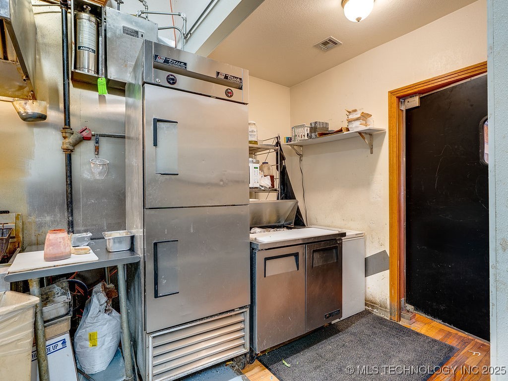 203 E Main Property Photo 16