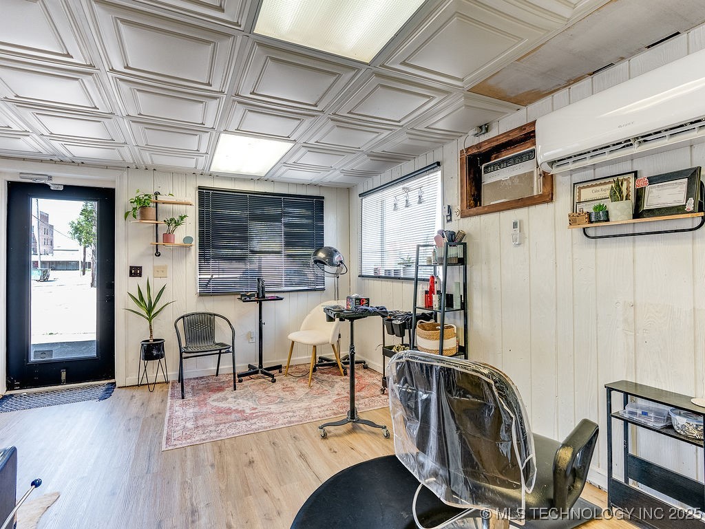 203 E Main Property Photo 21