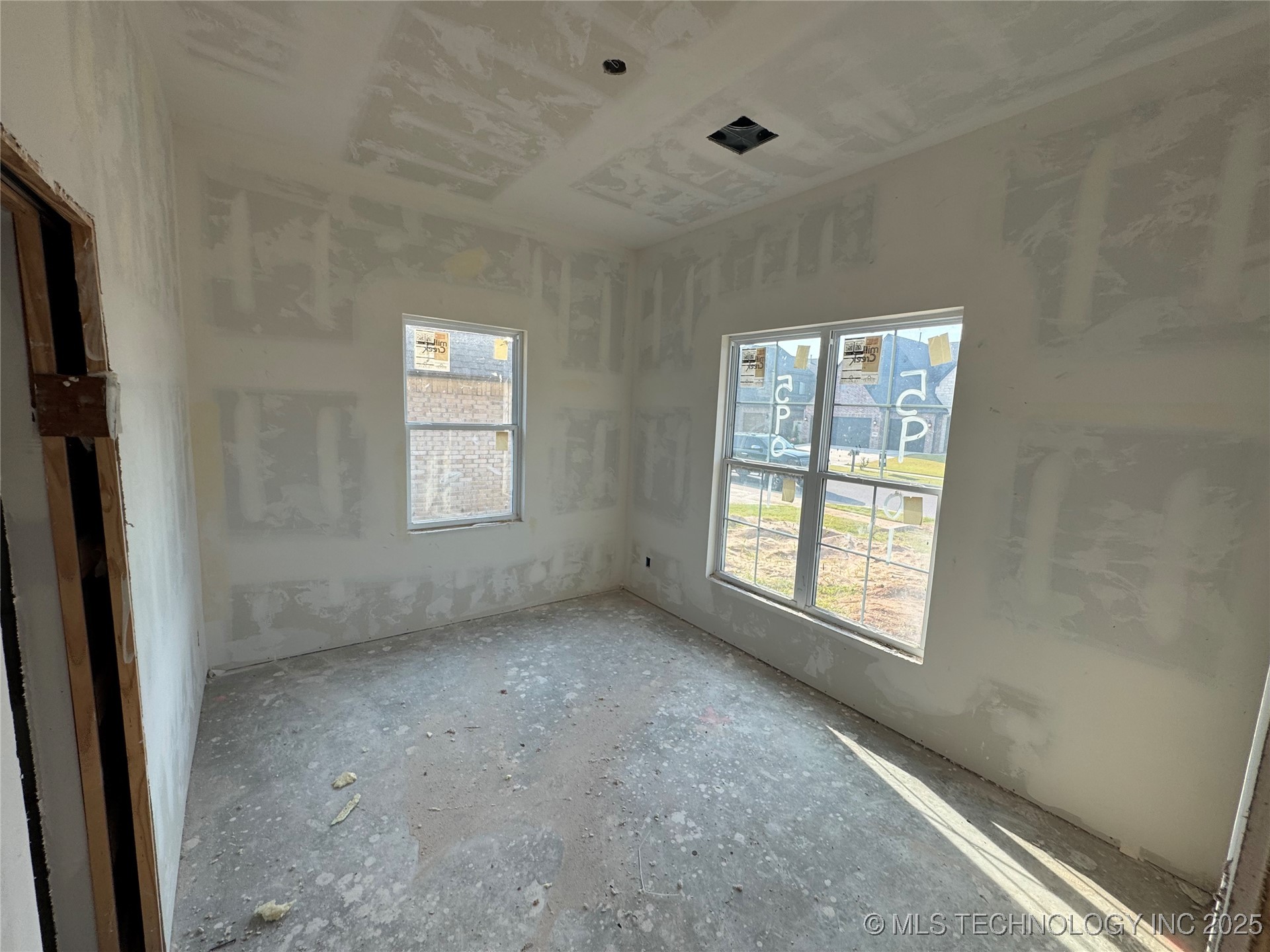 5901 E 126th Place S Property Photo 4